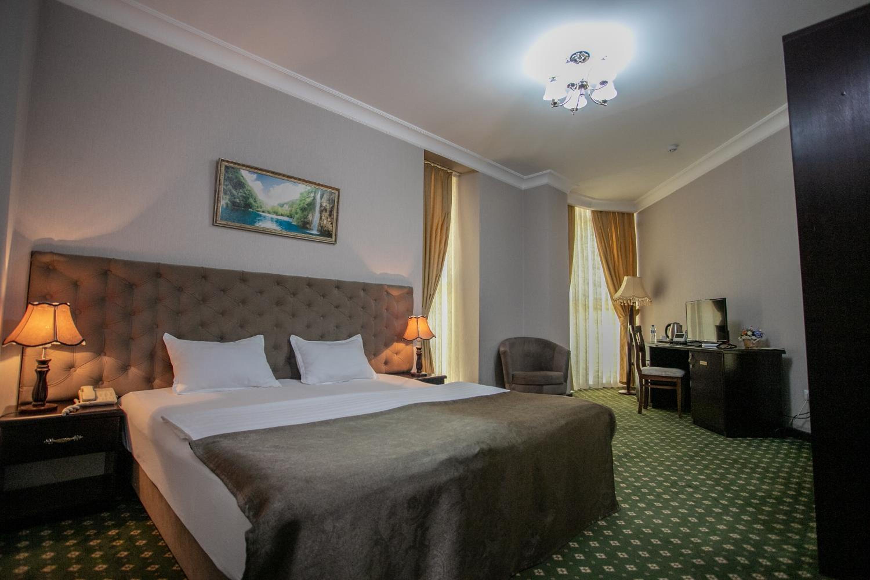 Standard Double or Twin Room photo 2