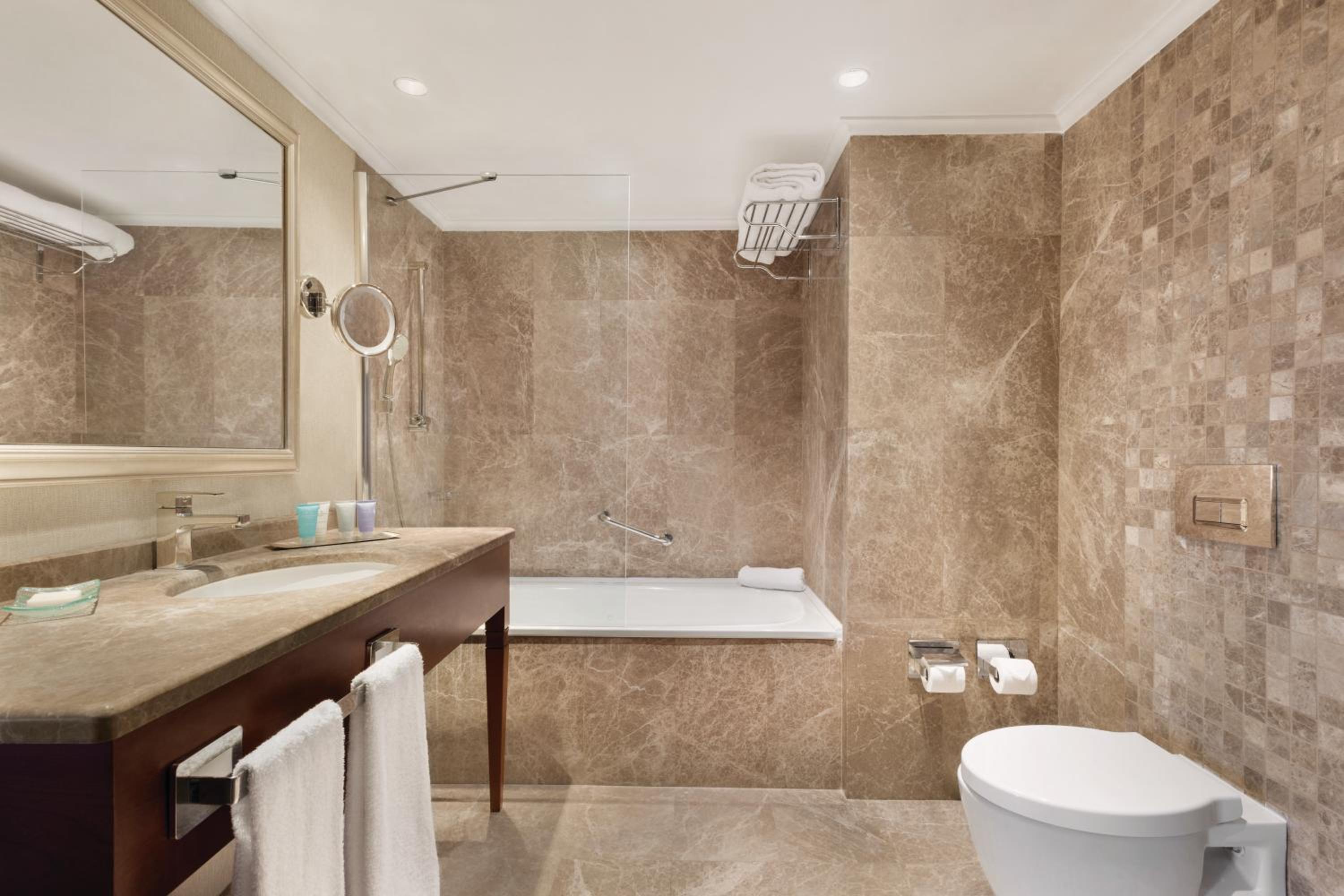 Executive King Room - Photo 2