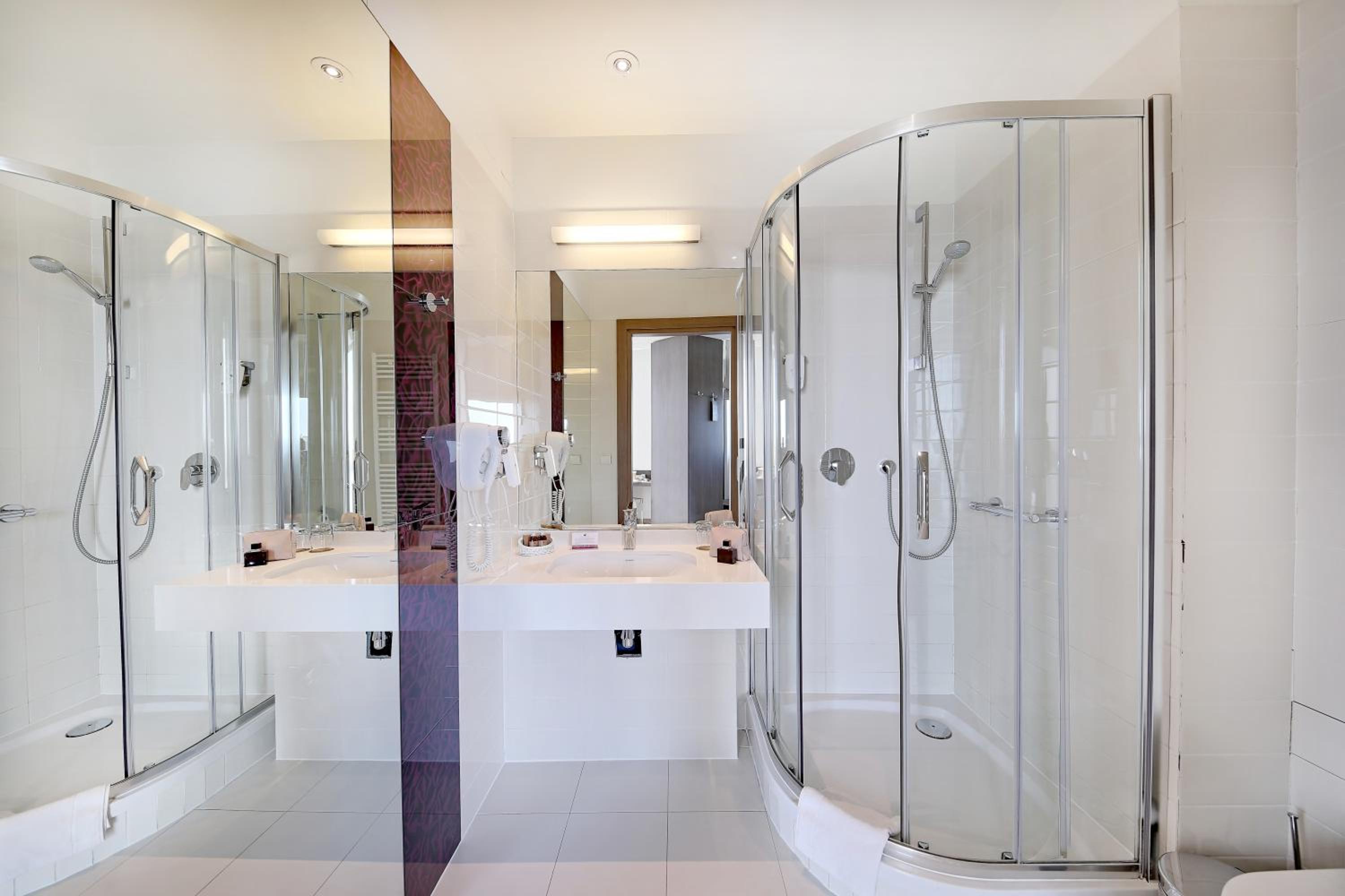 Deluxe Double or Twin Room photo 2
