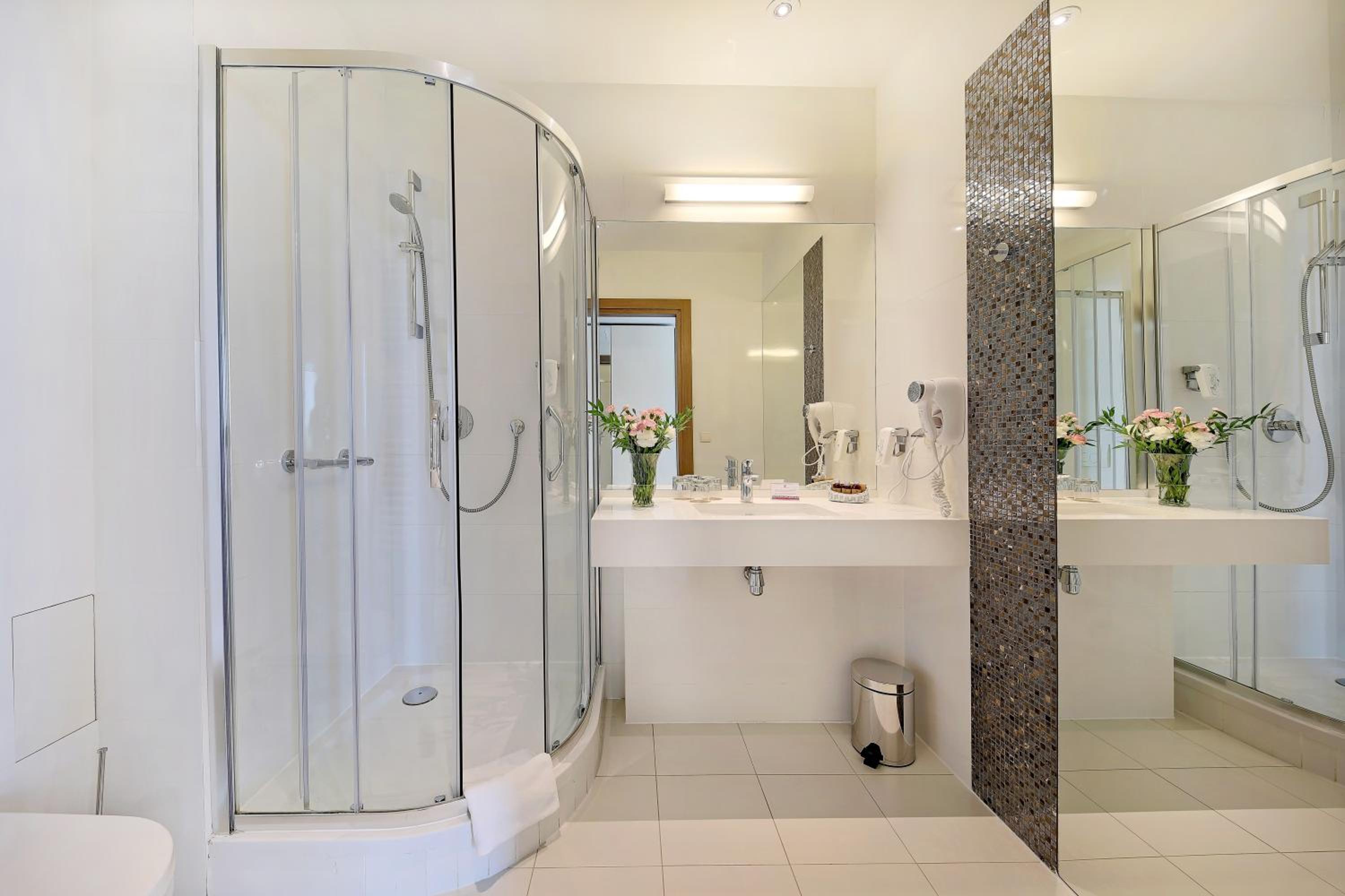 Deluxe Double or Twin Room photo 2