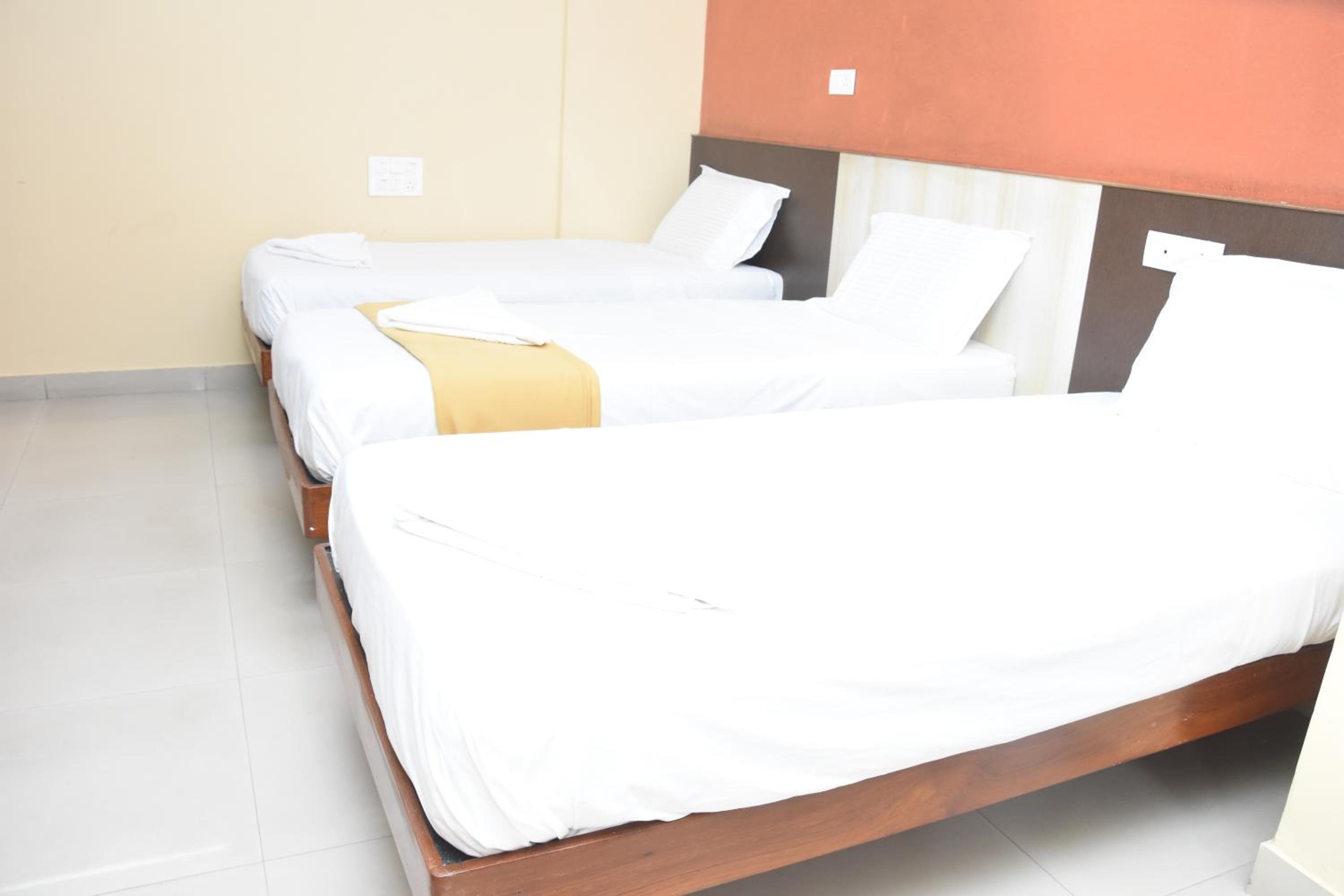 Standard Triple Room - Photo 4