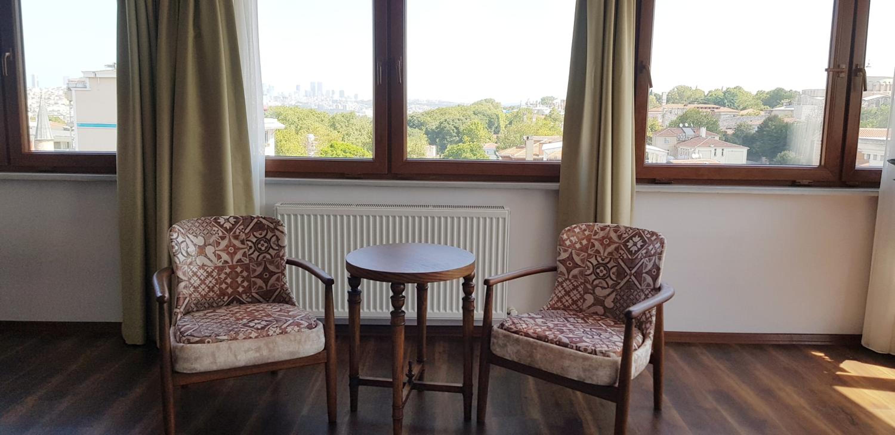 Deluxe Double Room with Side Sea View photo 3
