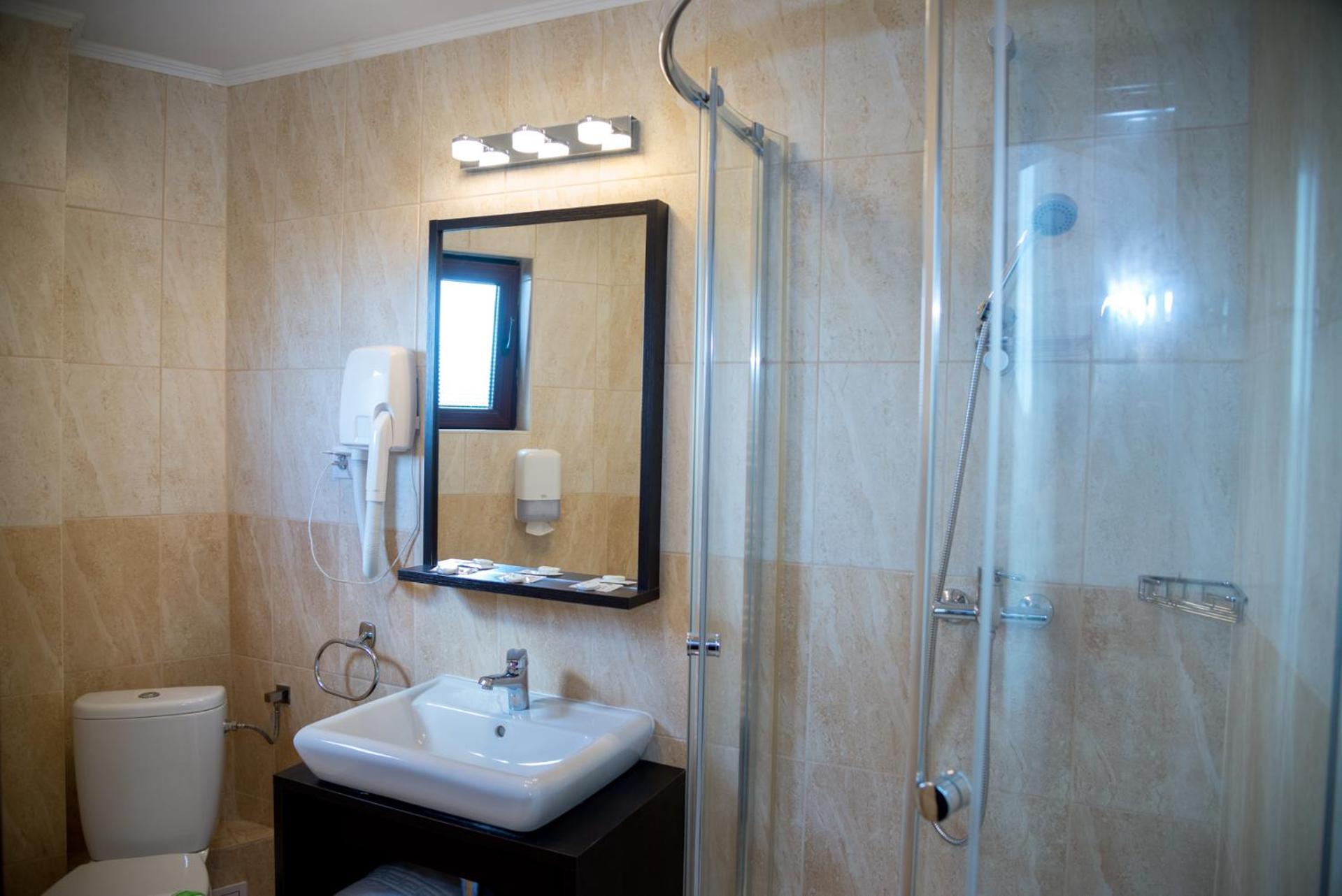 Triple Room - Photo 23