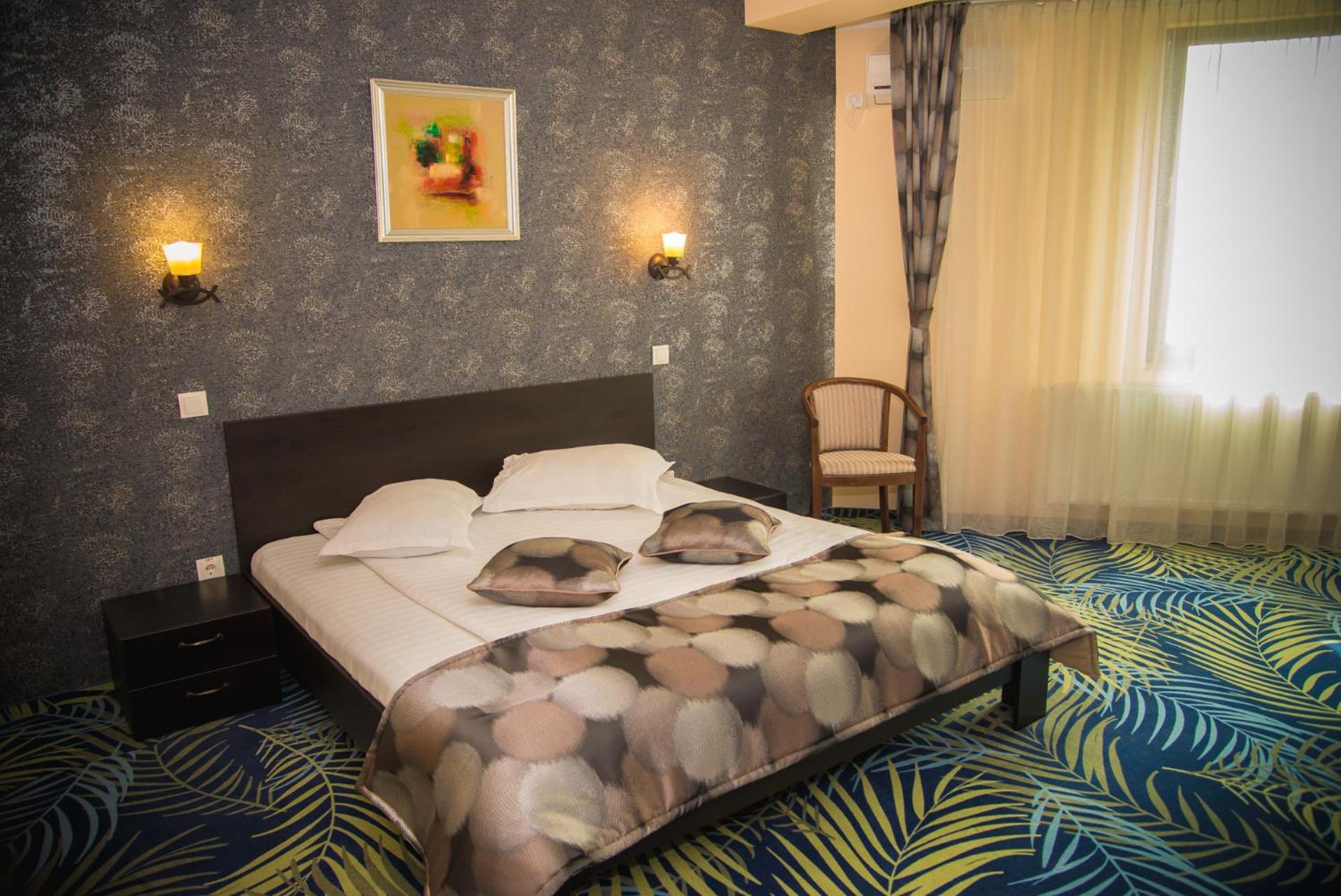 Two-Bedroom  Family Suite - Photo 8