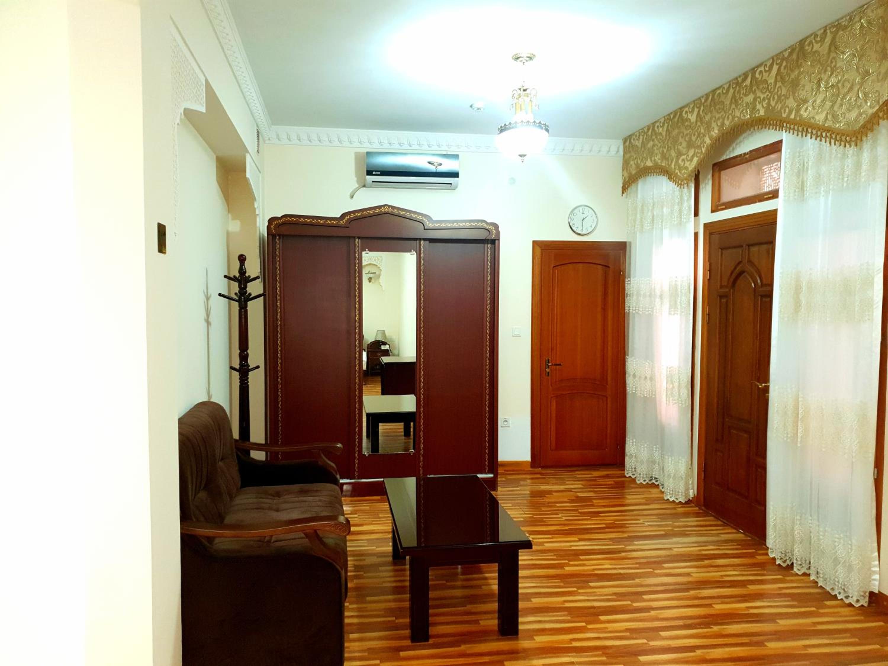 Large Twin Room photo 2