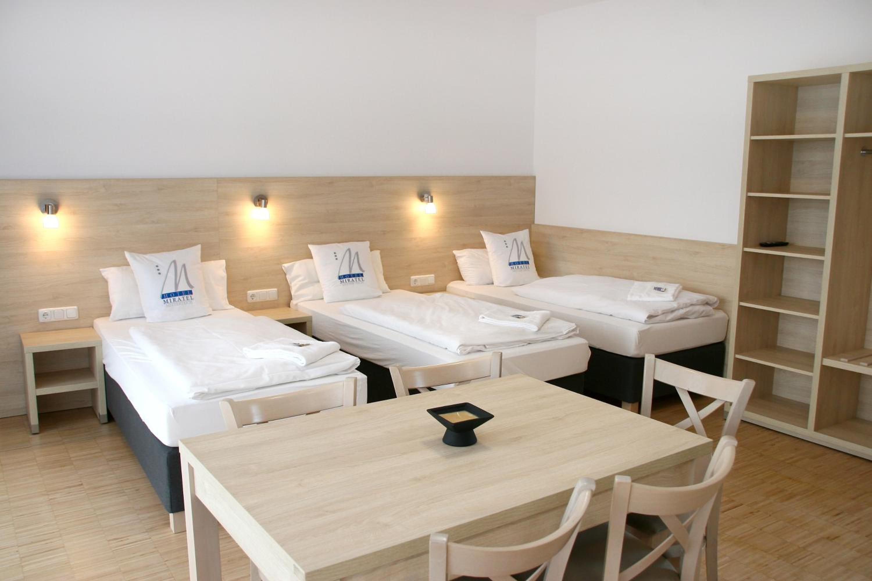 Standard Quadruple Room - Photo 4