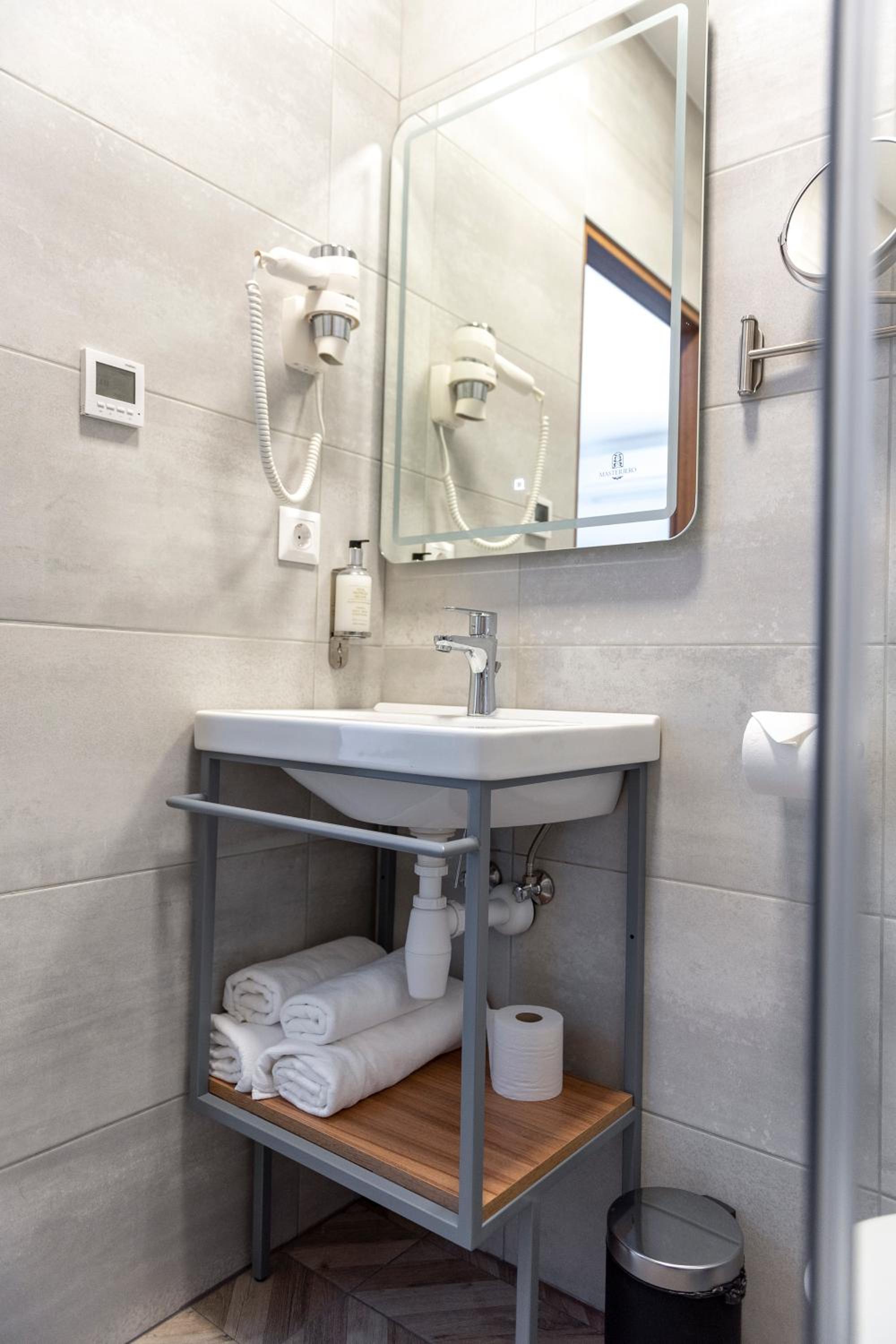 Superior Triple Room - Photo 15