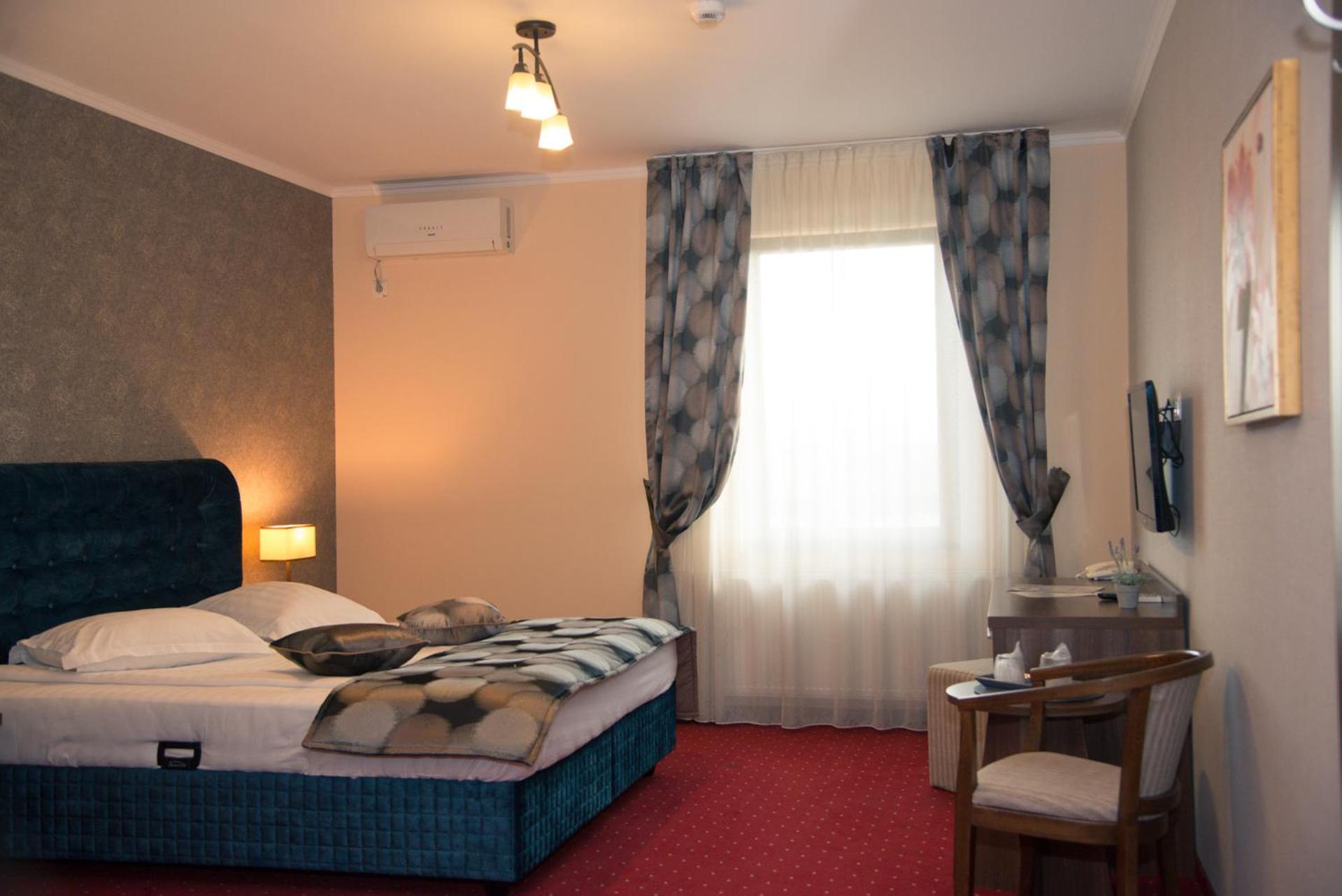 Double Room - Photo 12