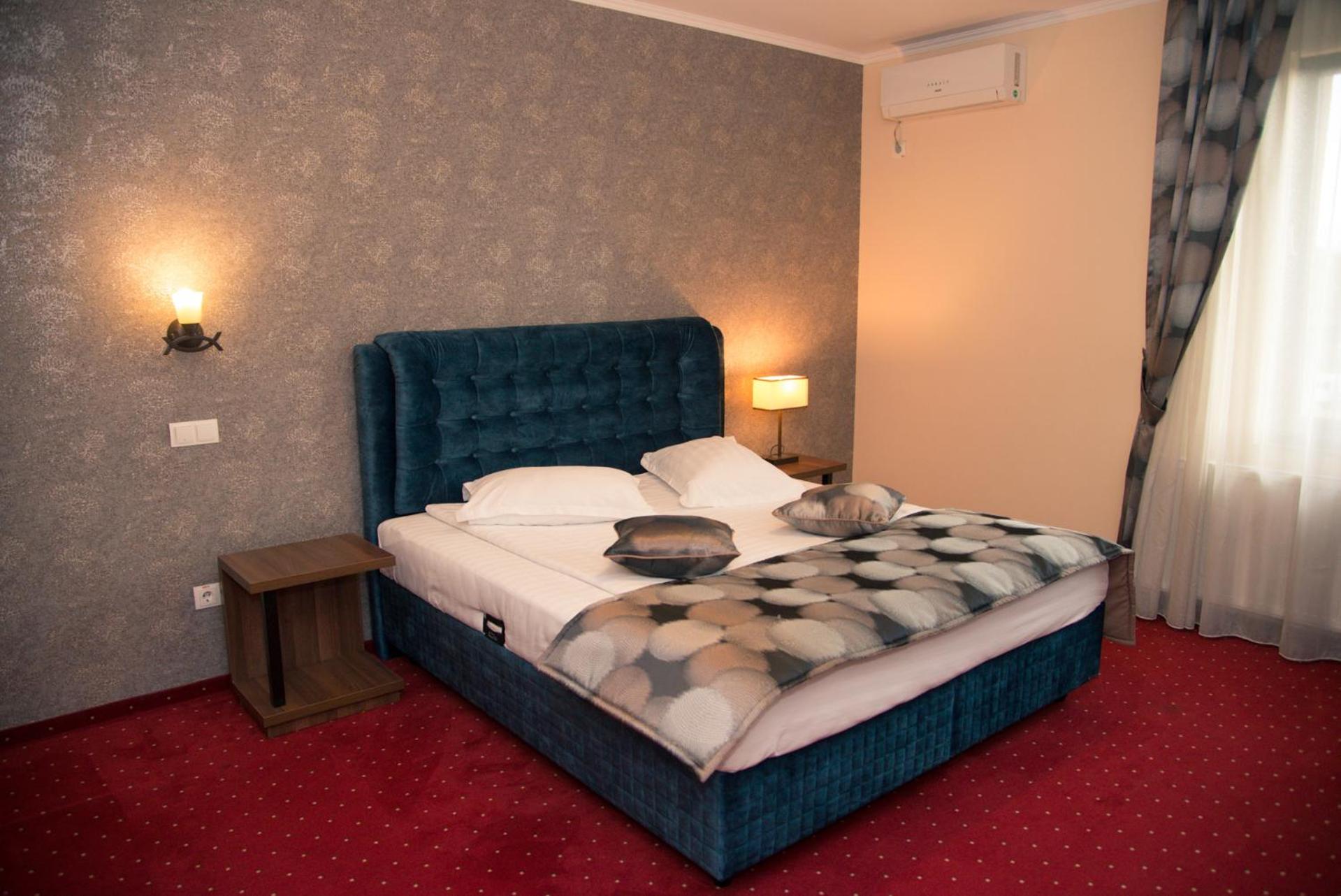 Double Room - Photo 13