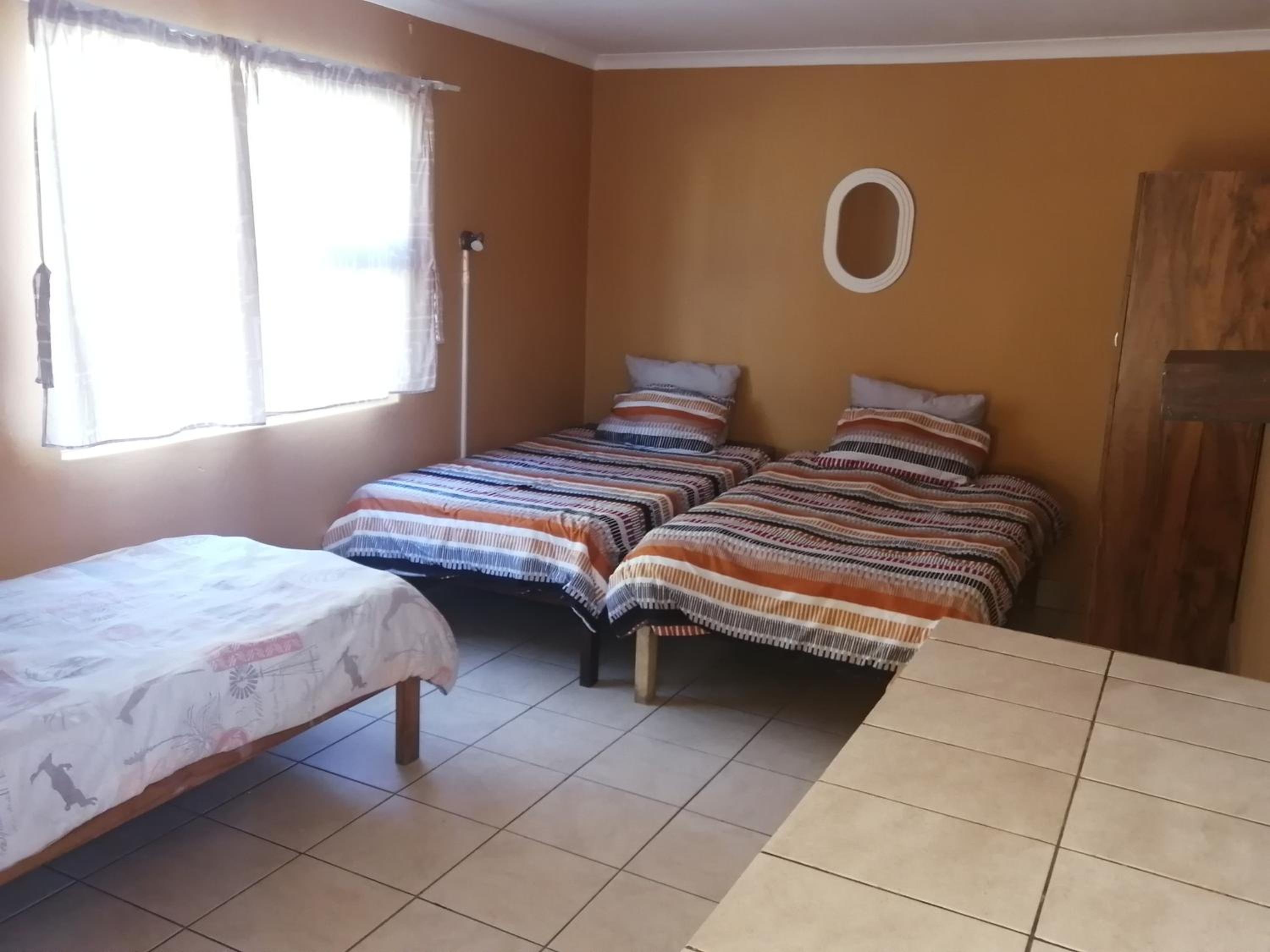 Single Room with Bathroom photo 1