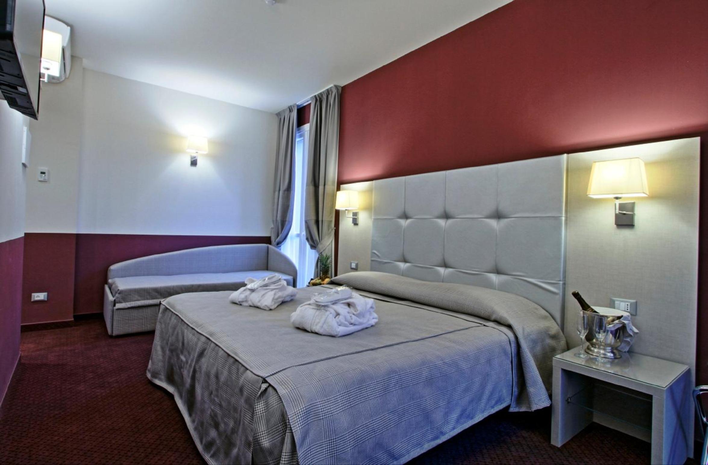 Deluxe Double or Twin Room photo 2