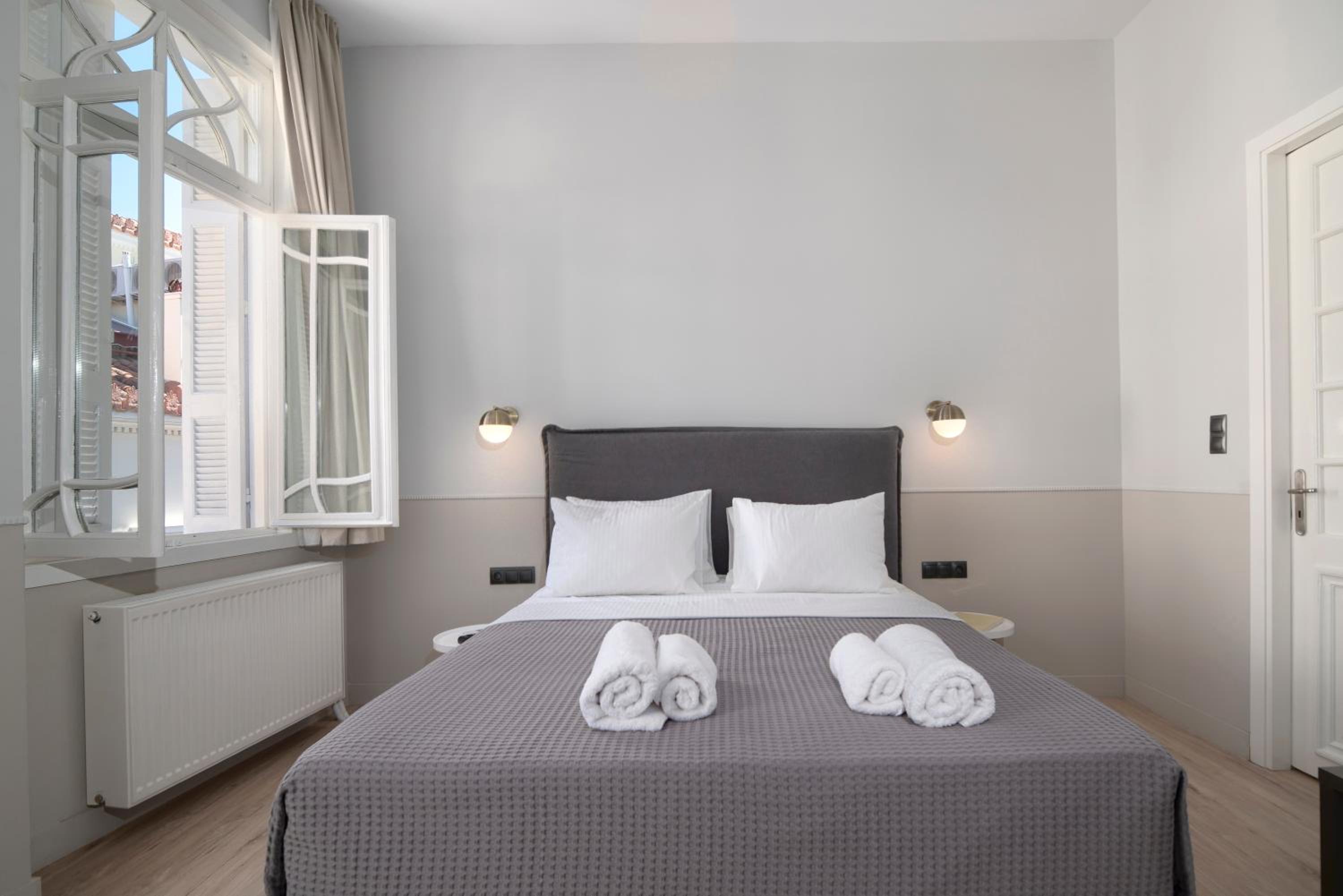 Executive Suite with Balcony photo 2