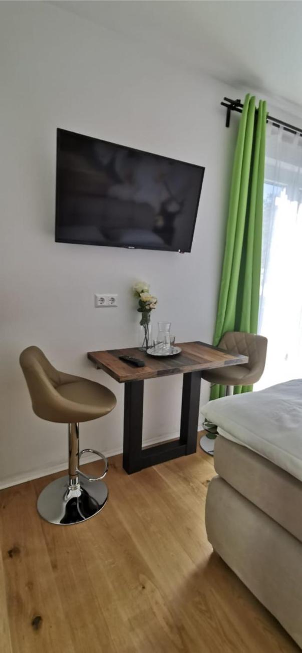 Family Room with Balcony photo 2