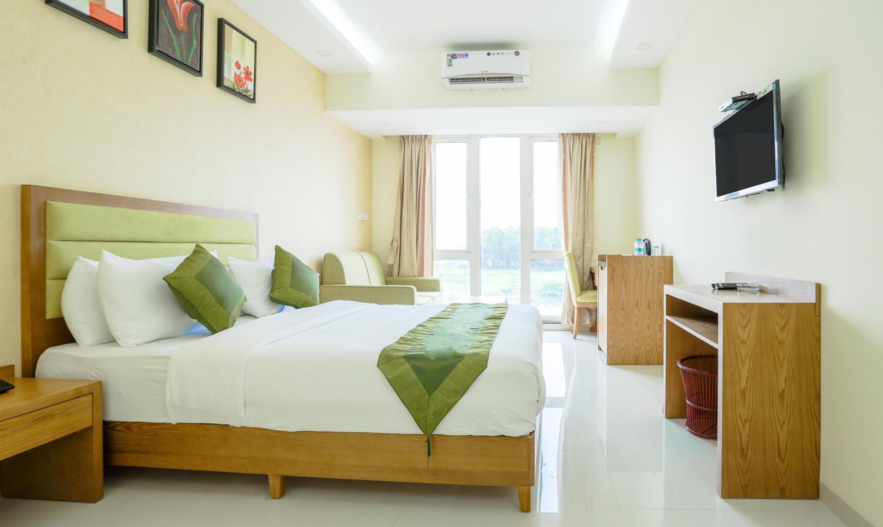 Deluxe Room with City View