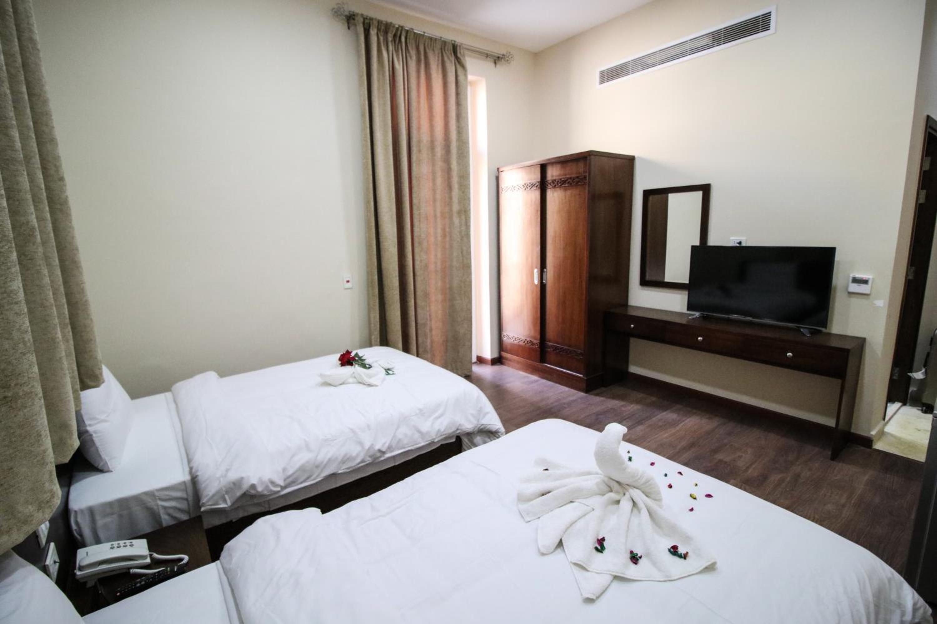 Deluxe Junior Suite - Photo 5