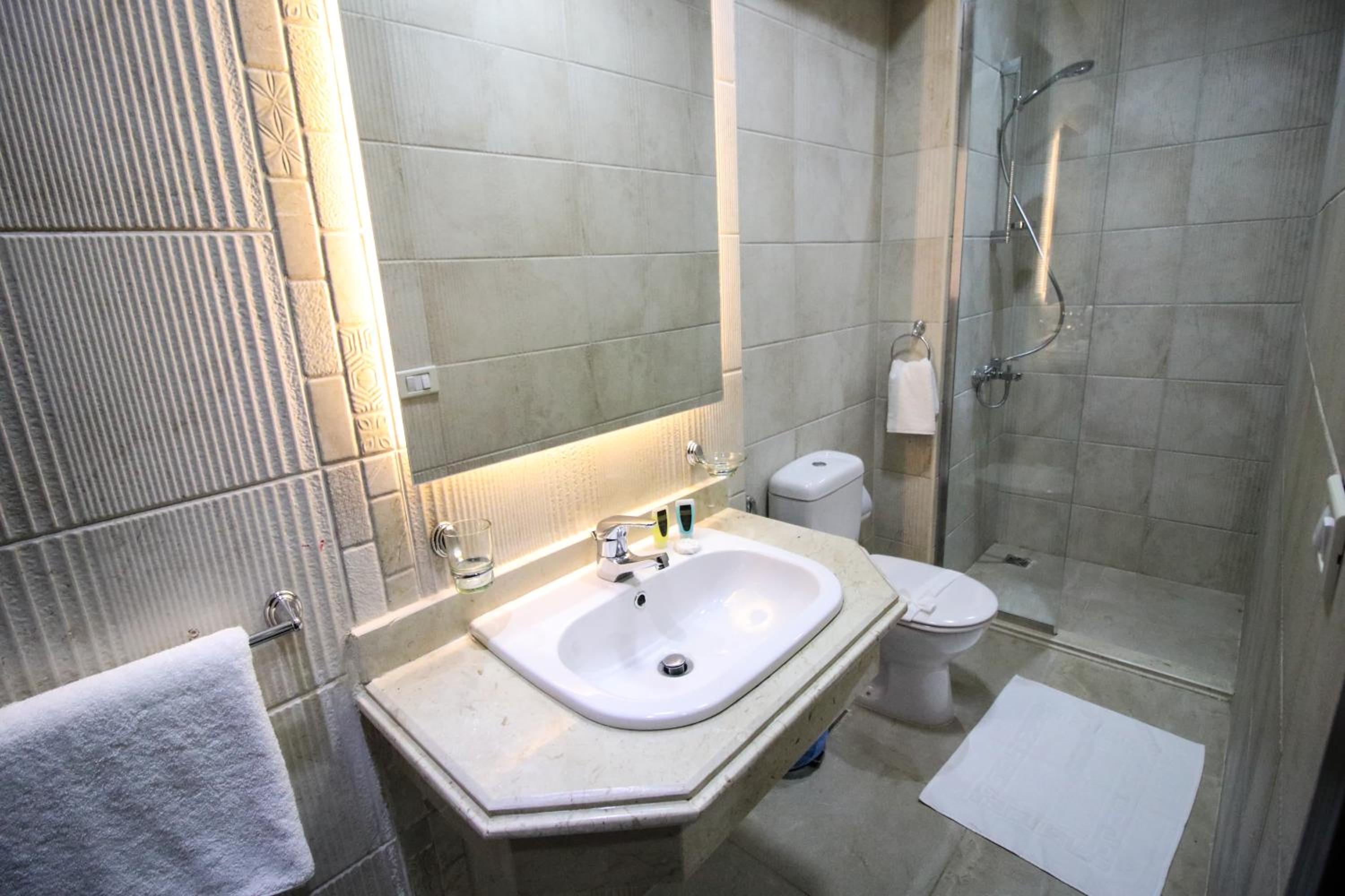 Superior Double Room - Photo 10