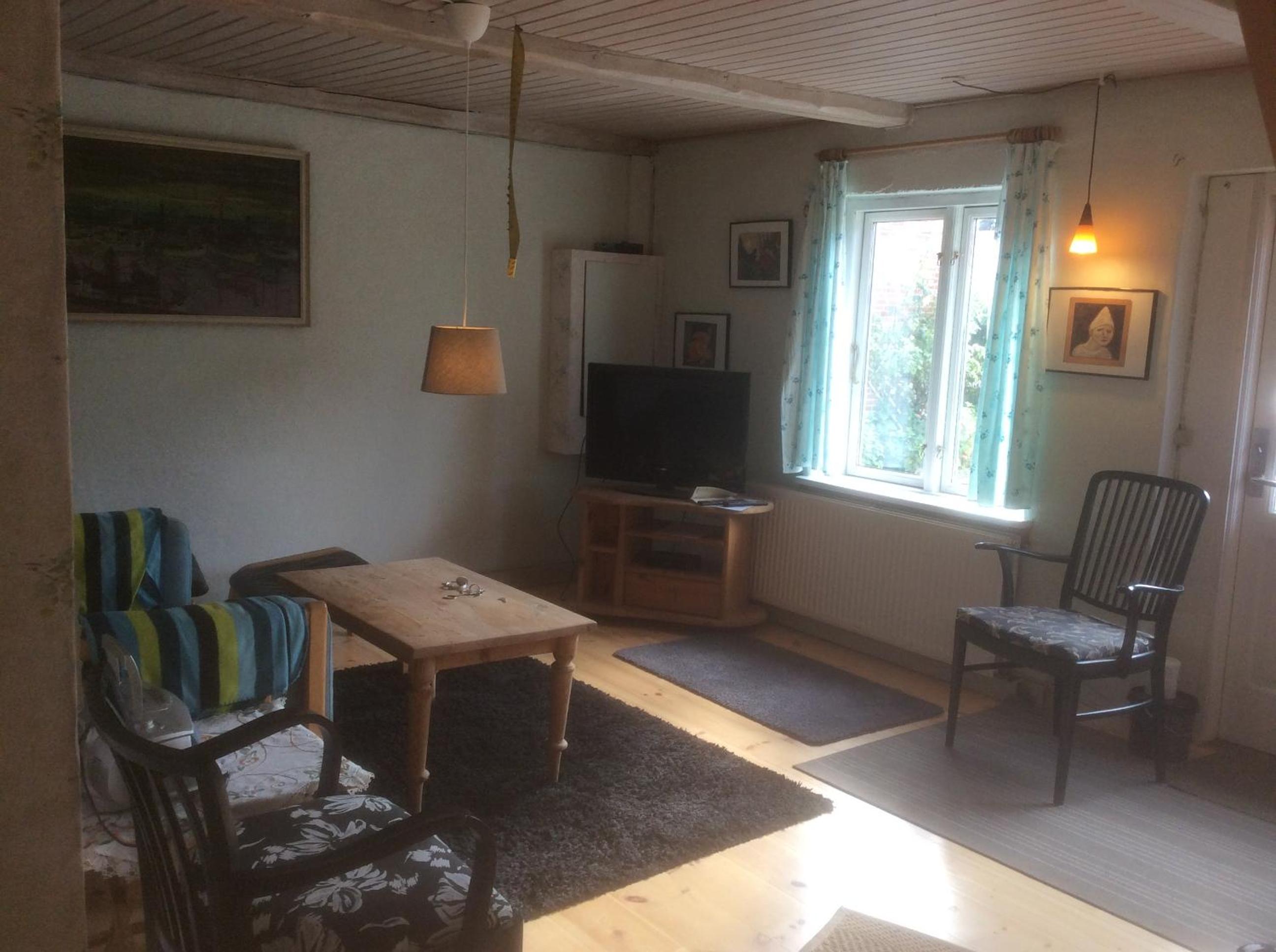 Three-Bedroom Apartment photo 2