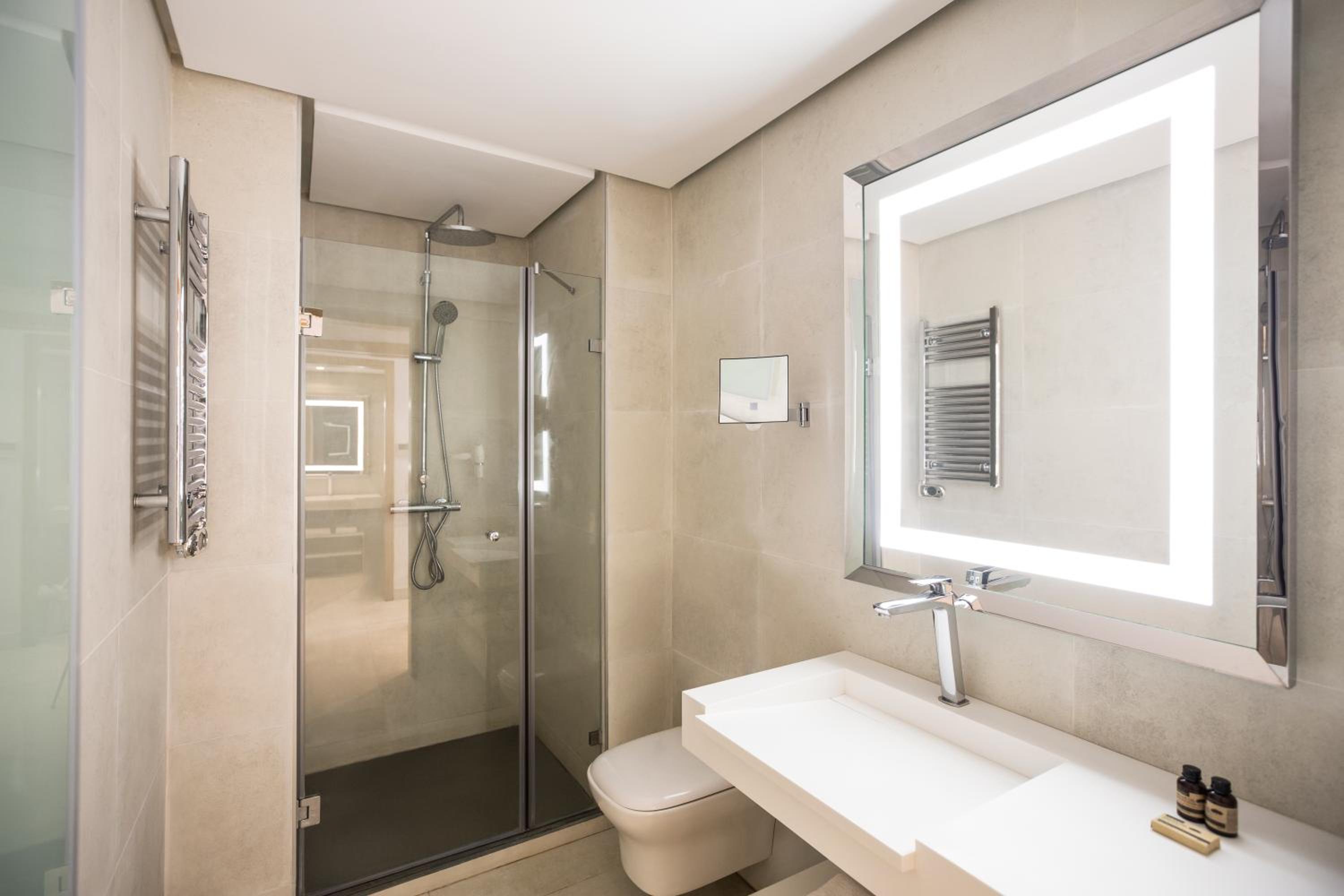 One-Bedroom Apartment (4 People) - Photo 4
