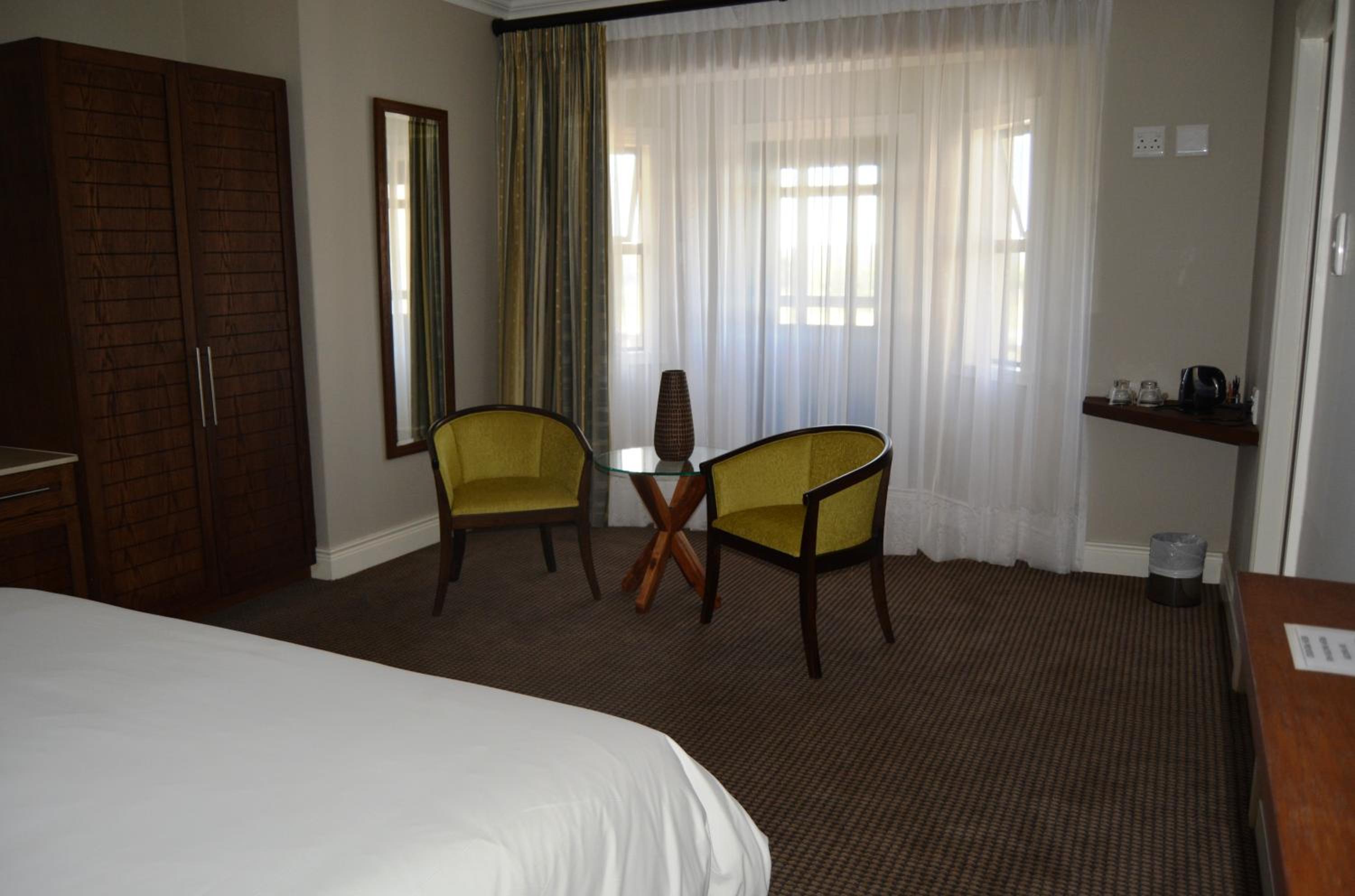 Indlovu Lodge Standard Room with Twin Beds - Photo 1