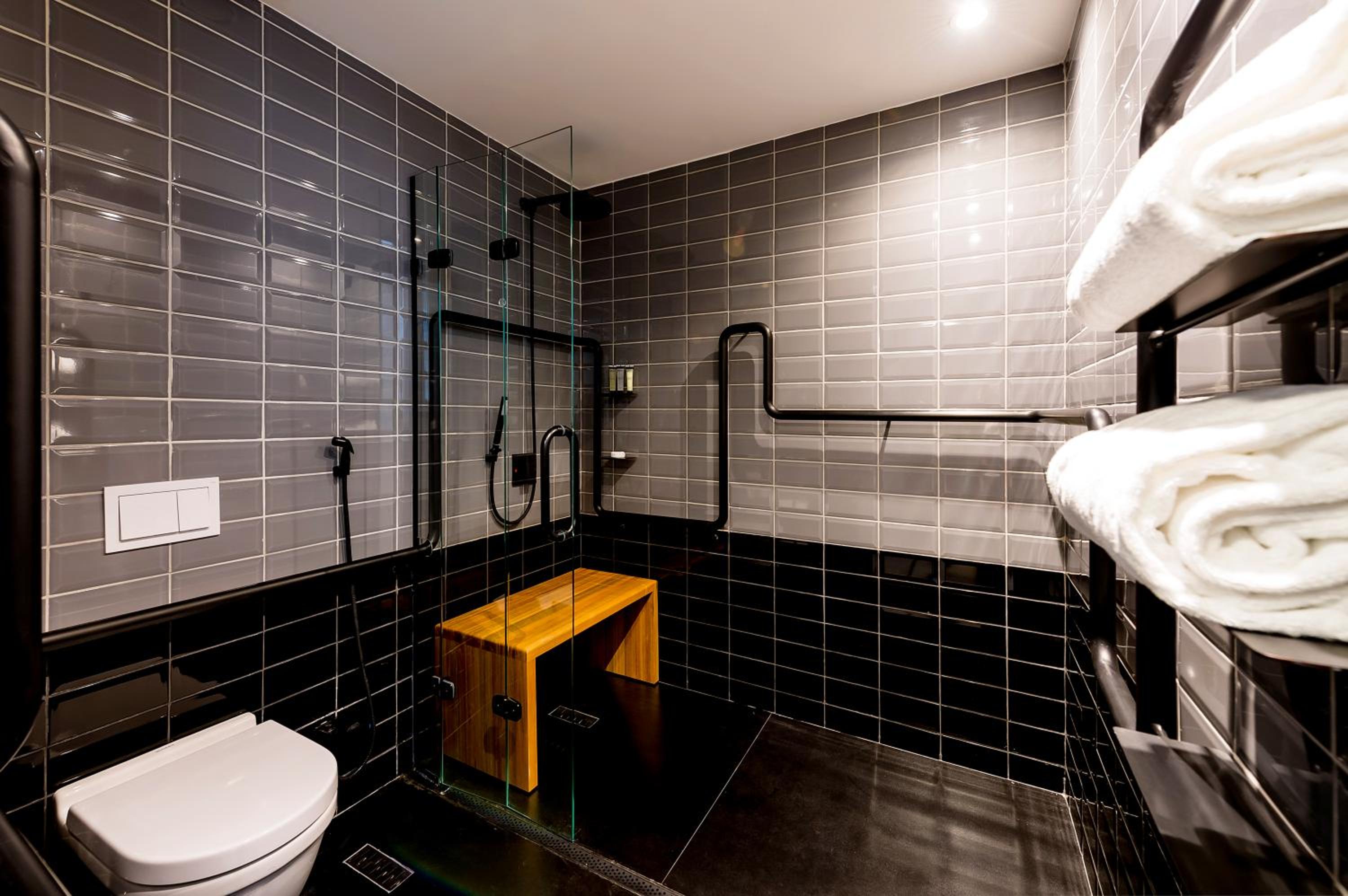 Design Executive Double Room - Disability Access thumbnail 5