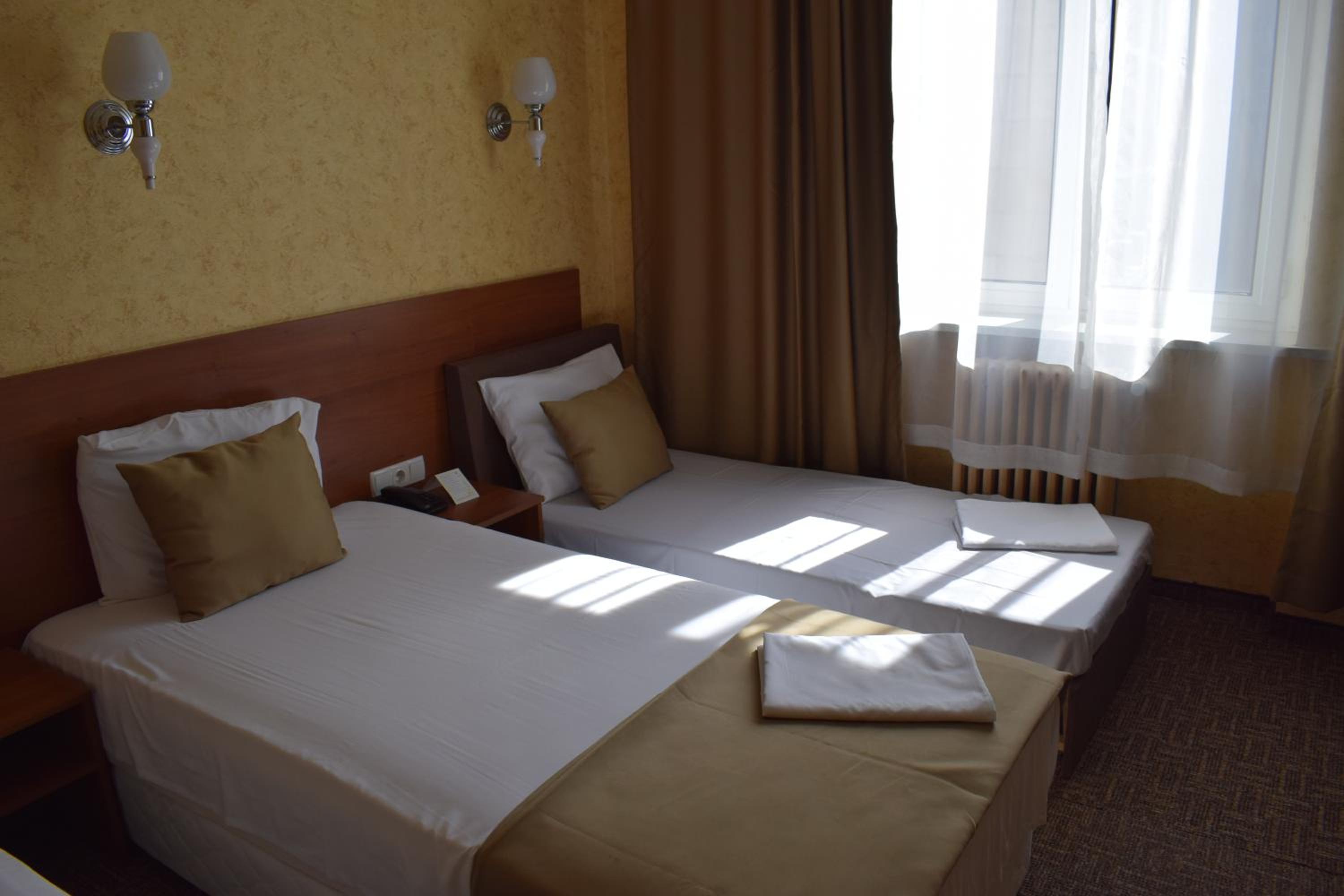 Family Double or Twin Room - Photo 3