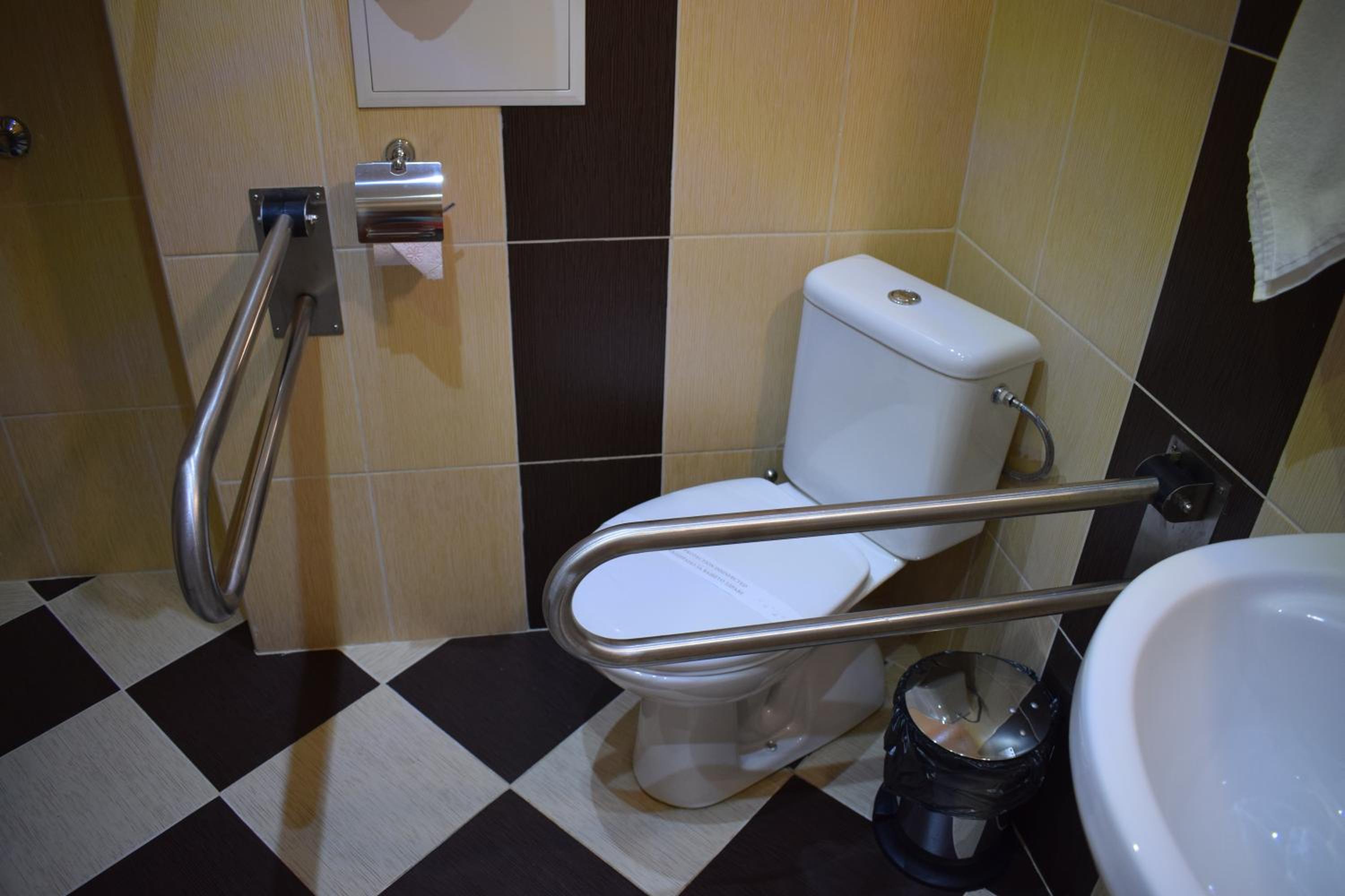 Double or Twin Room - Photo 11