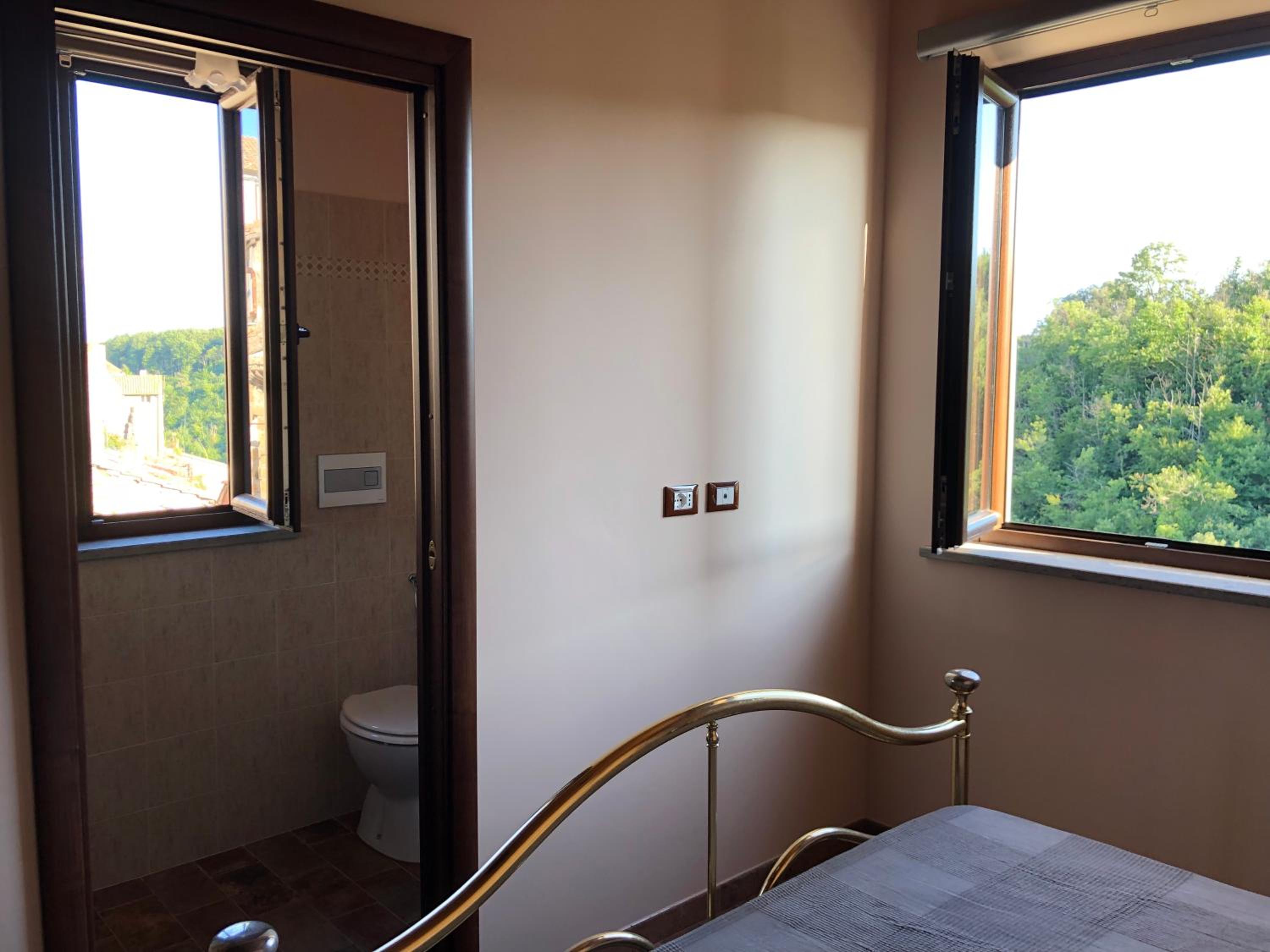 One-Bedroom Apartment - Photo 9