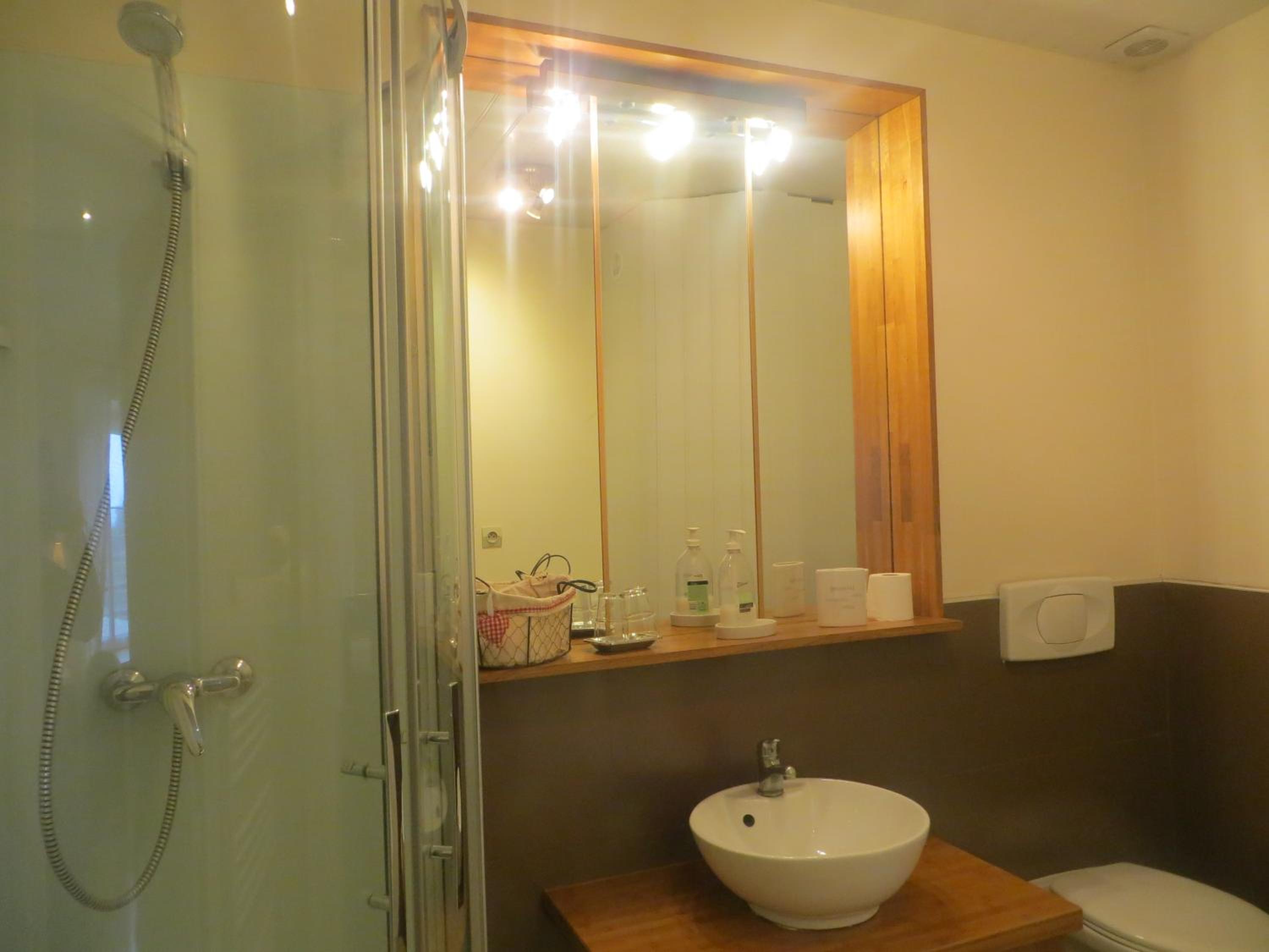 Double Room with Private Bathroom photo 1