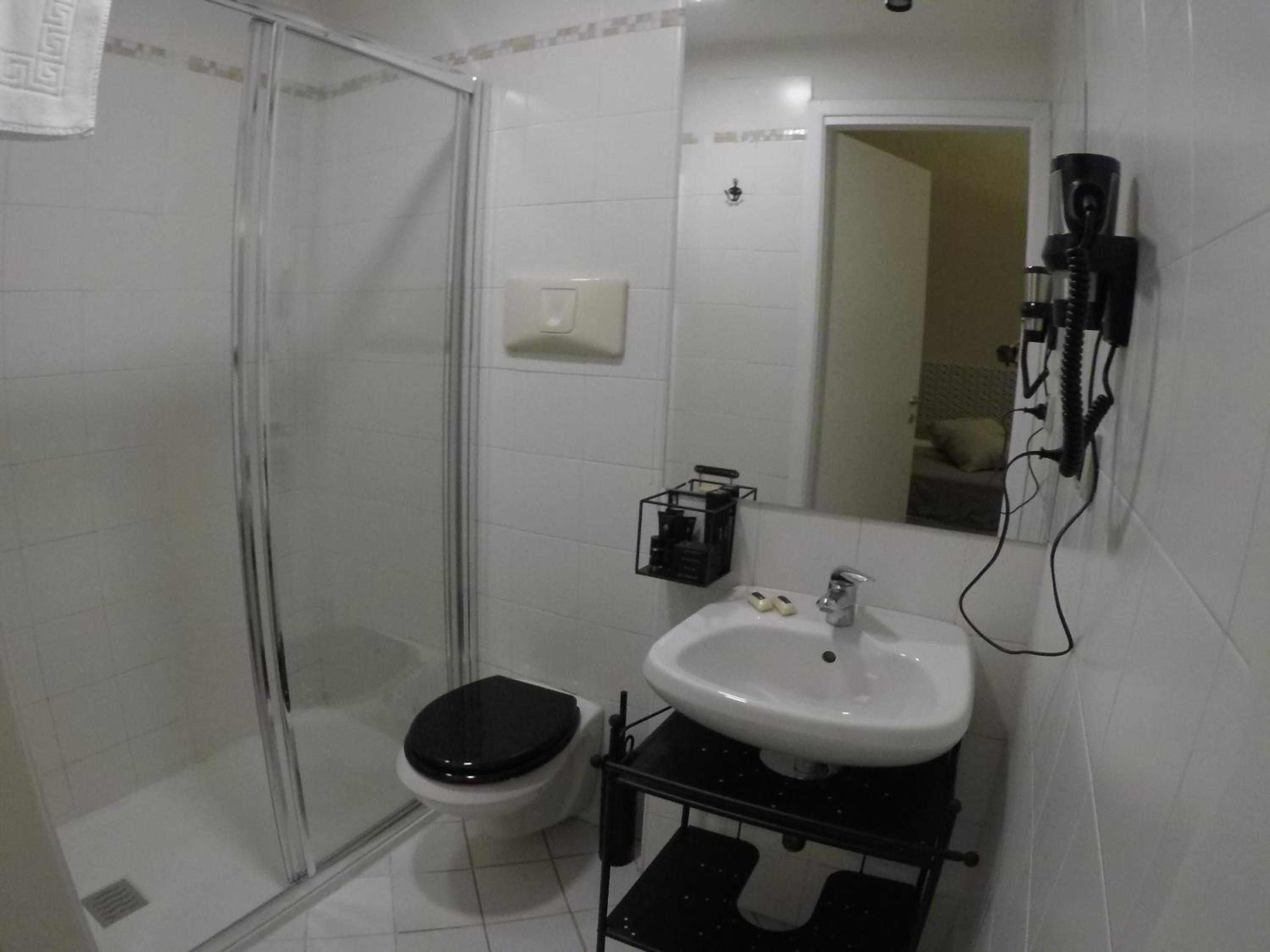 Deluxe Triple Room photo 3