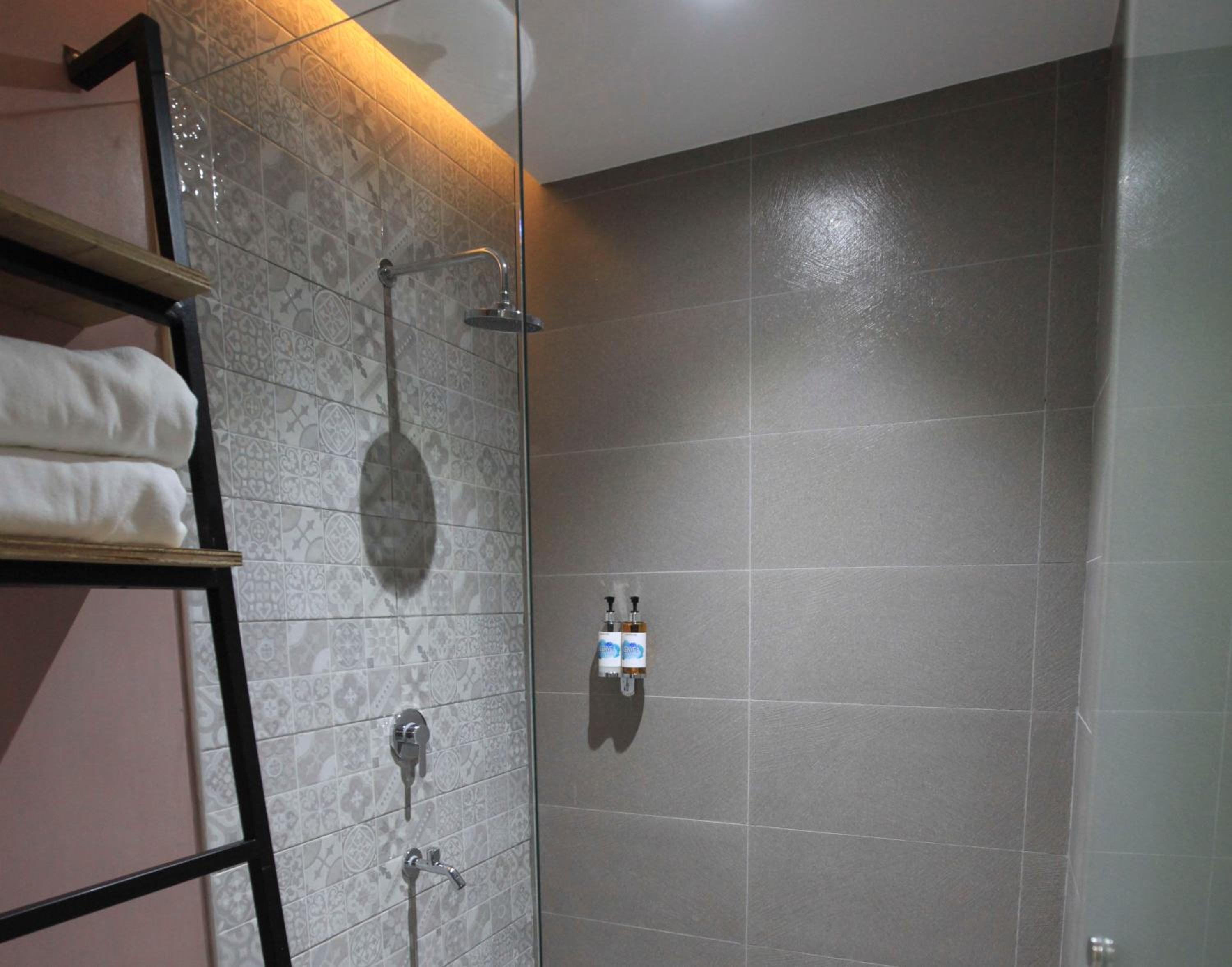 Deluxe Queen Room - Photo 3