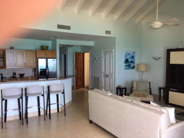 One-Bedroom Penthouse Ocean Front photo 3
