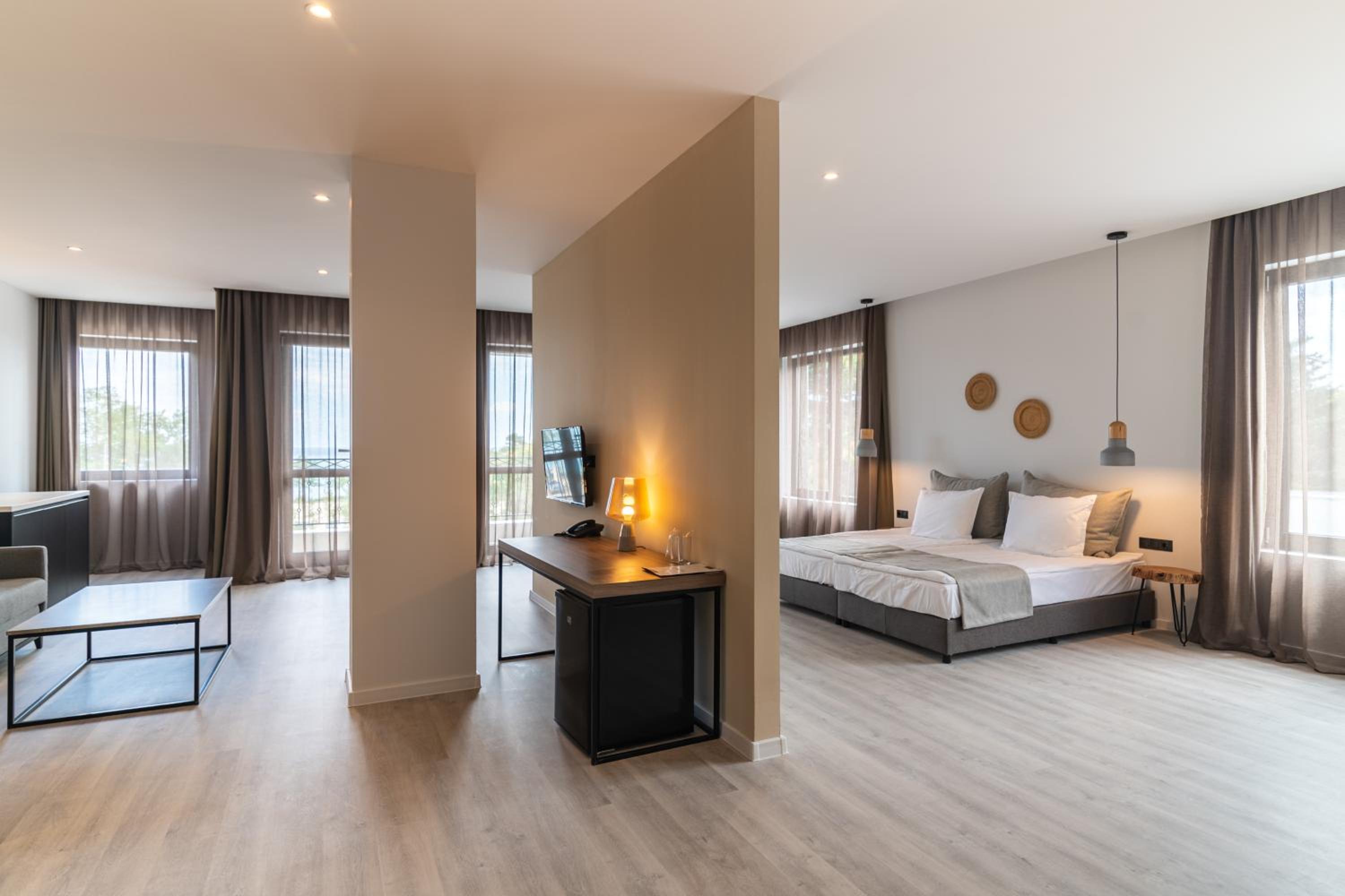One-Bedroom Apartment - Photo 9