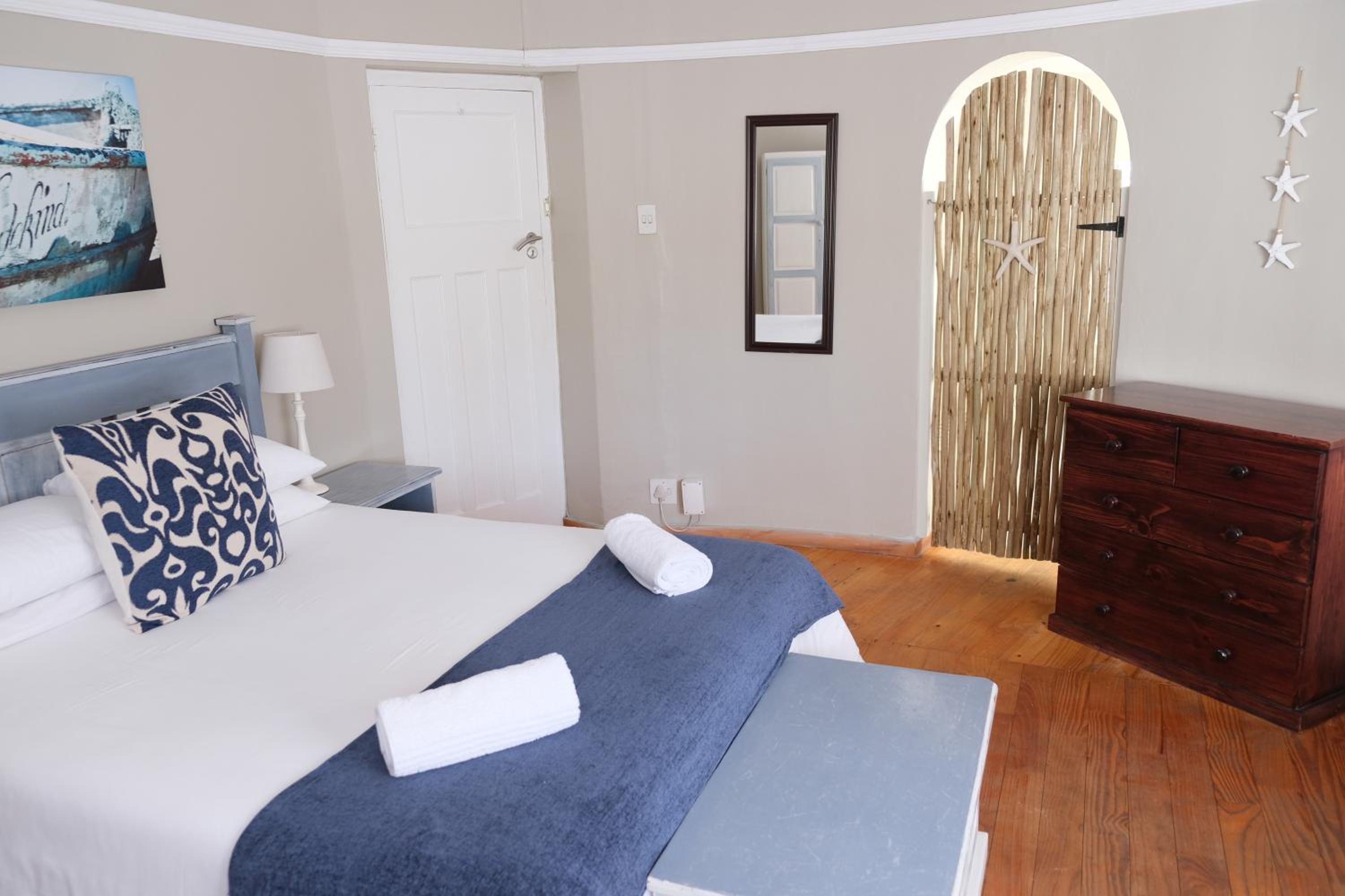 Double Room - Photo 2