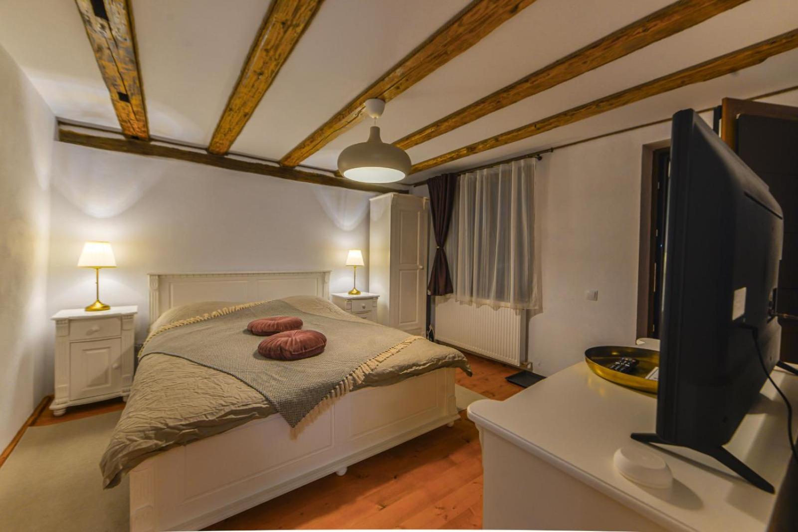 King Room - Disability Access - Photo 7