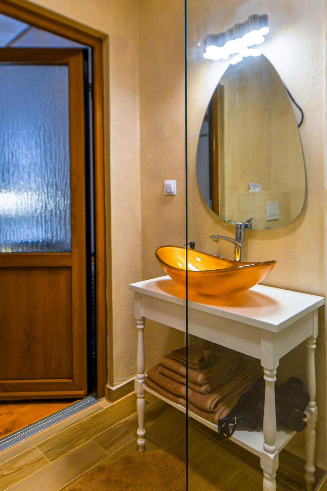 King Room - Disability Access - Photo 3