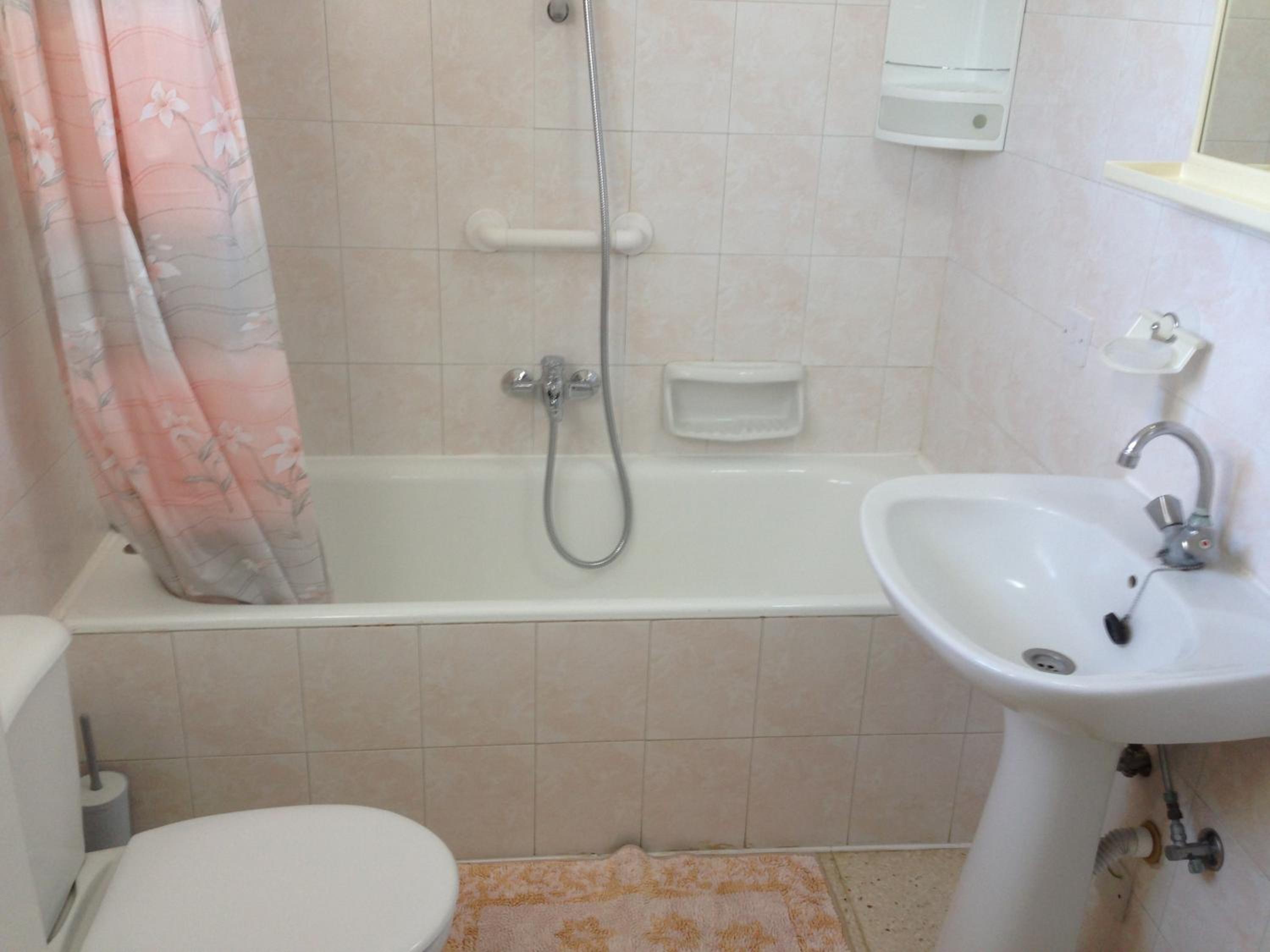 One-Bedroom Apartment - Photo 13
