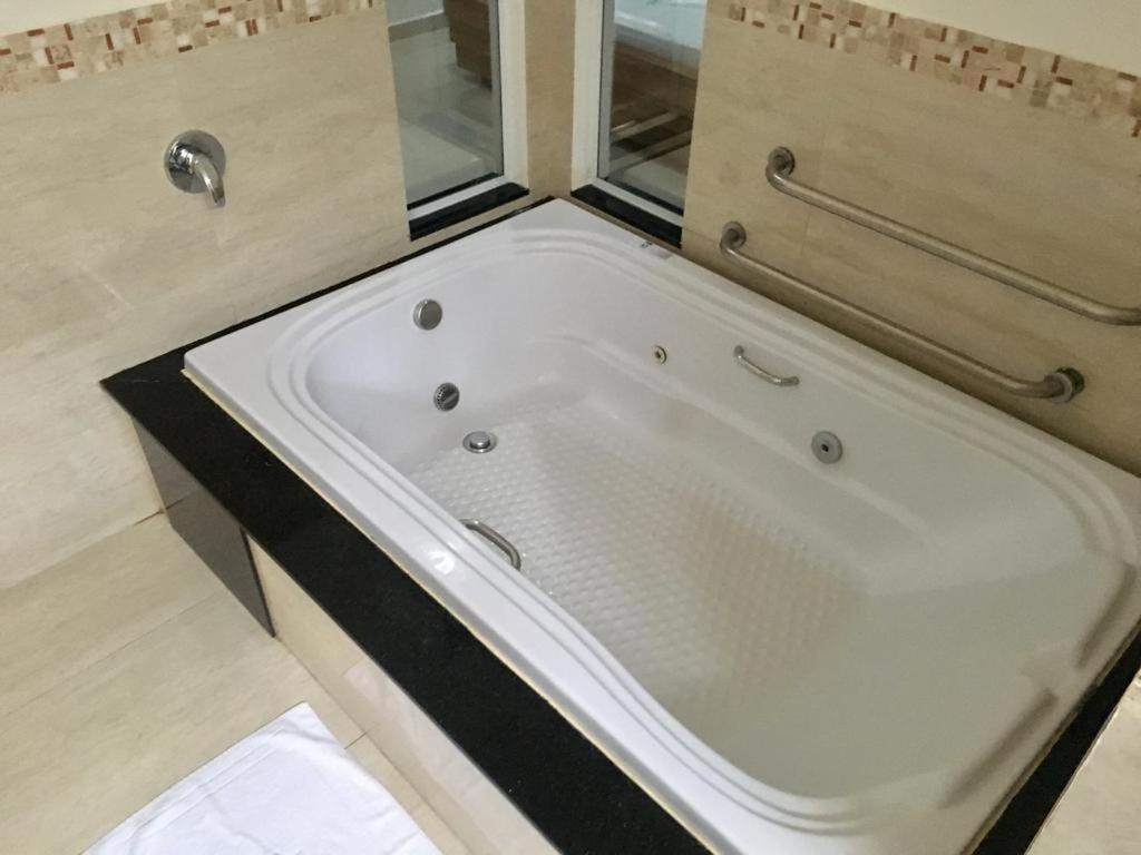 Deluxe Room (2 Adults + 1 Child) photo 3