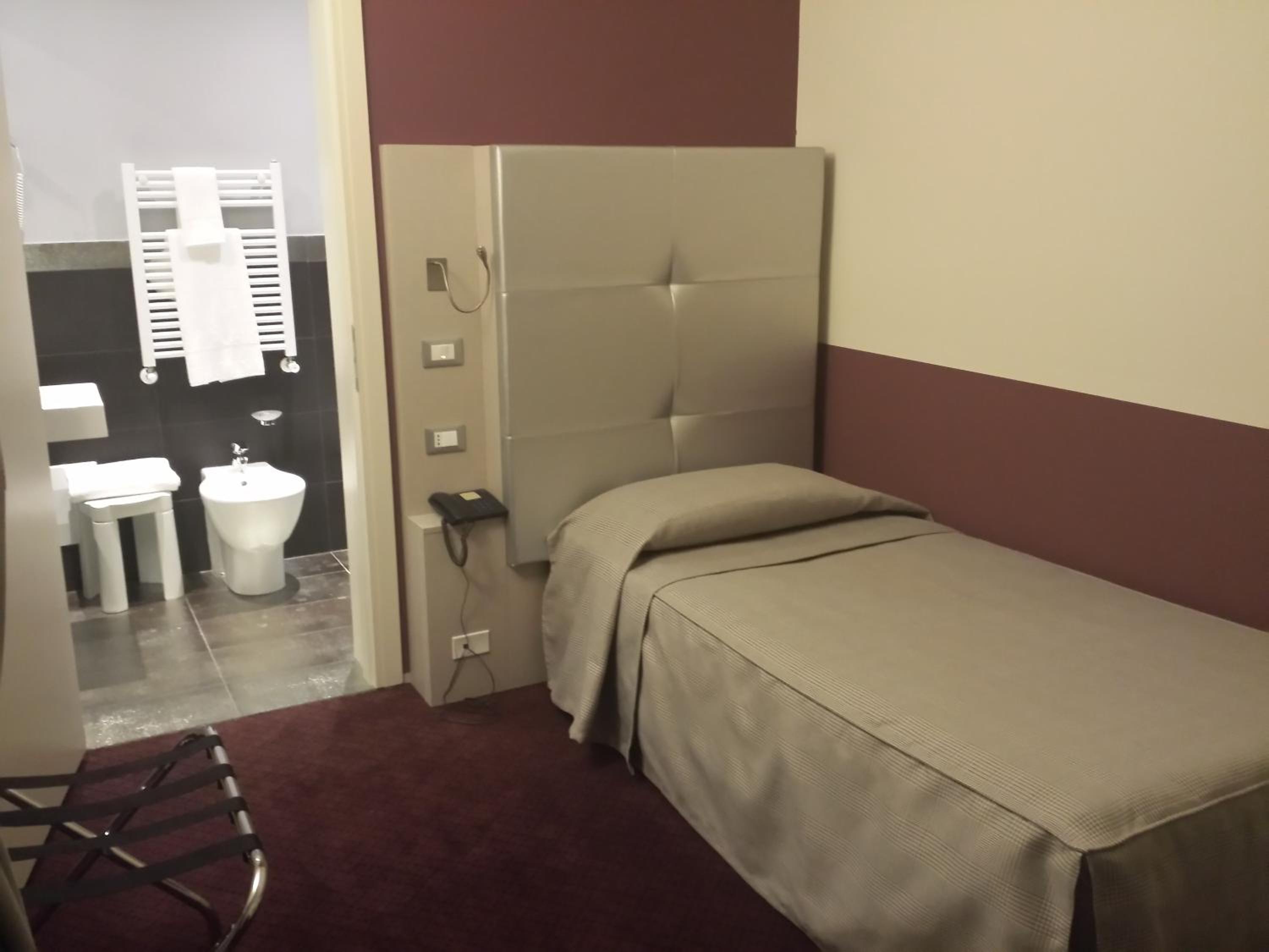 Single Room photo 1