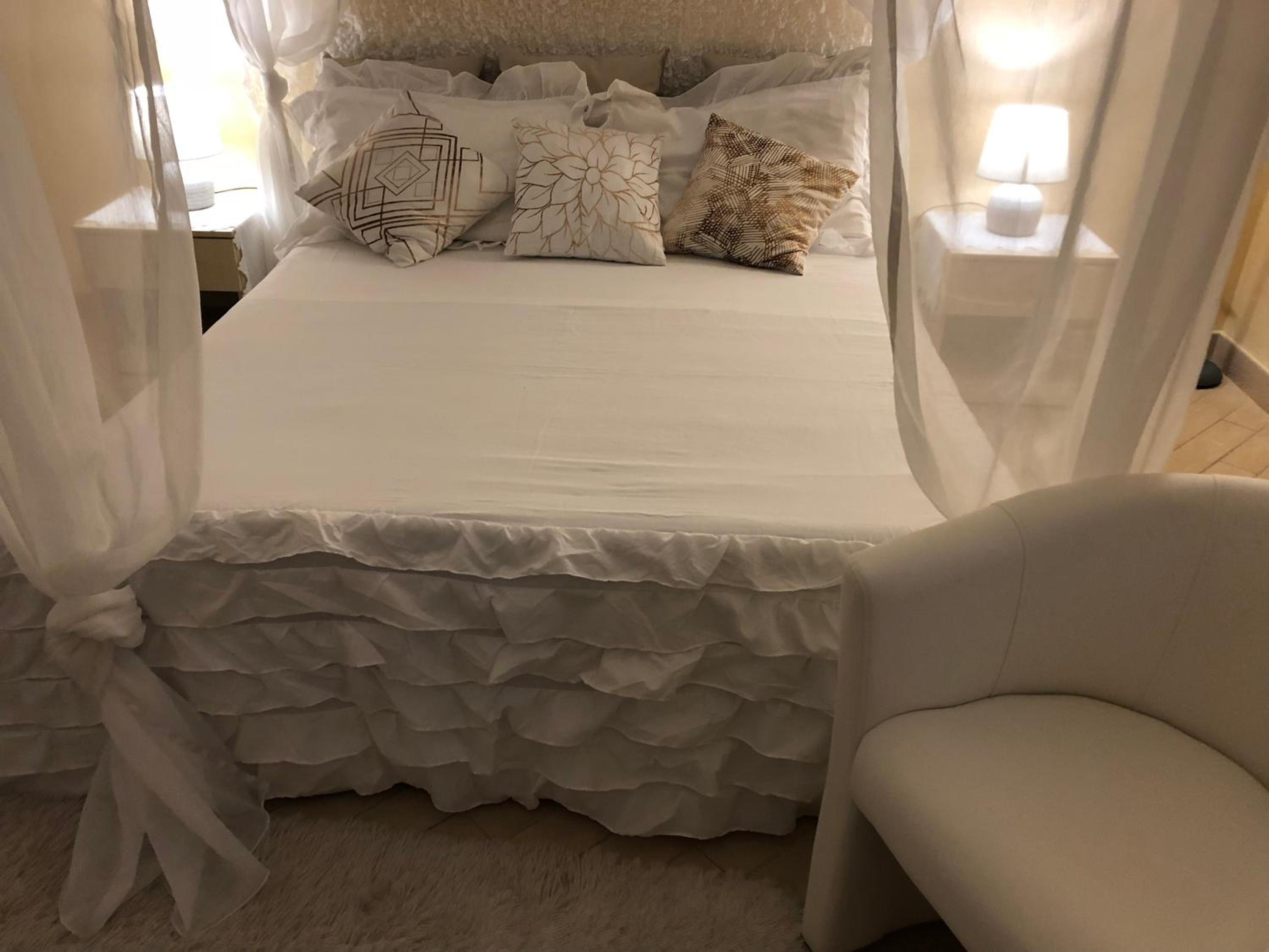 One-Bedroom House - Photo 11