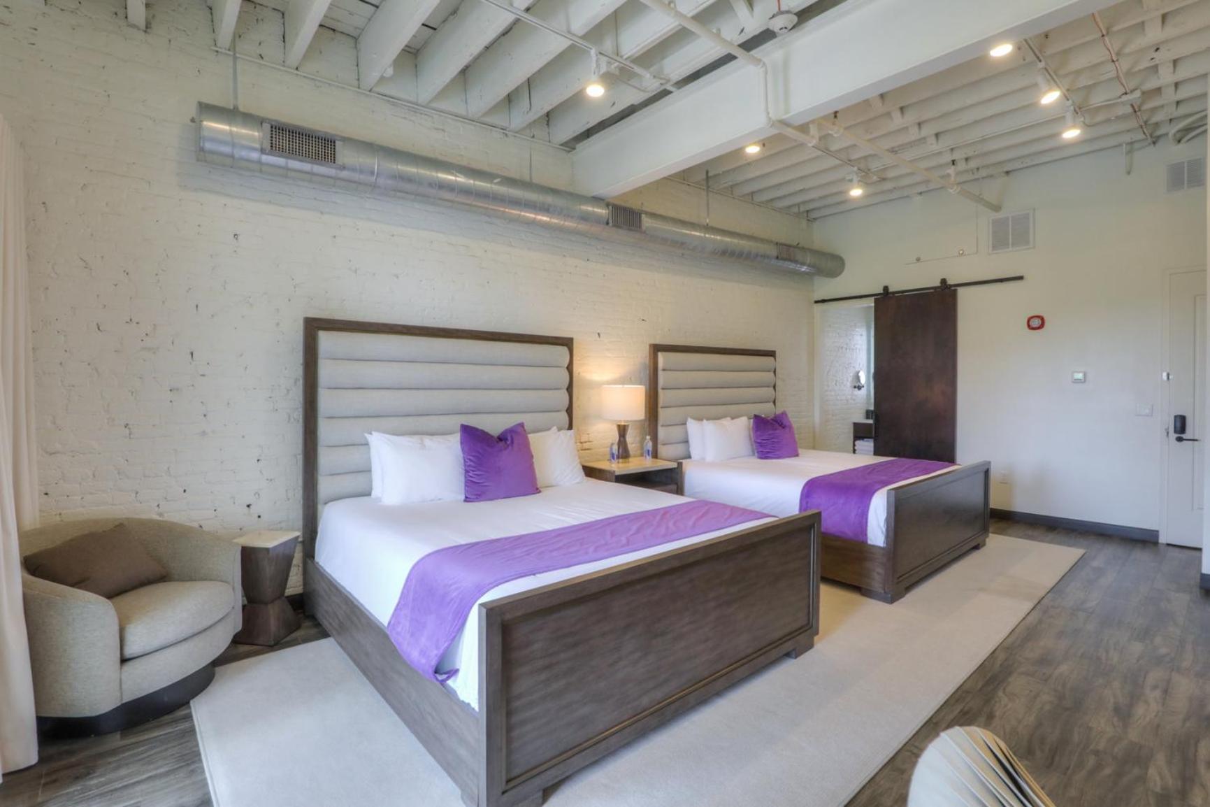 Double King River Front Suite w/ Balcony - Photo 6