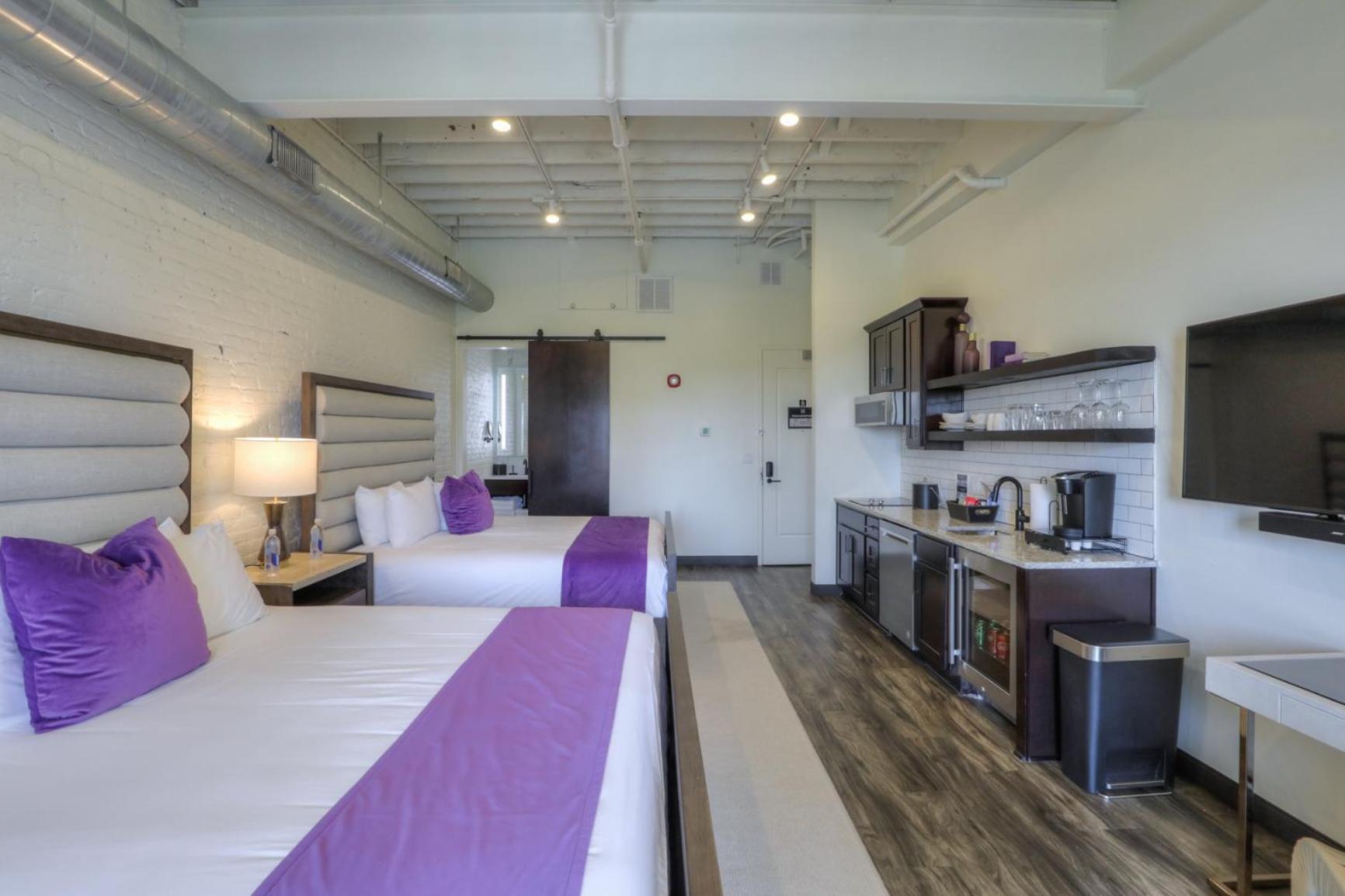 Double King River Front Suite w/ Balcony - Photo 1