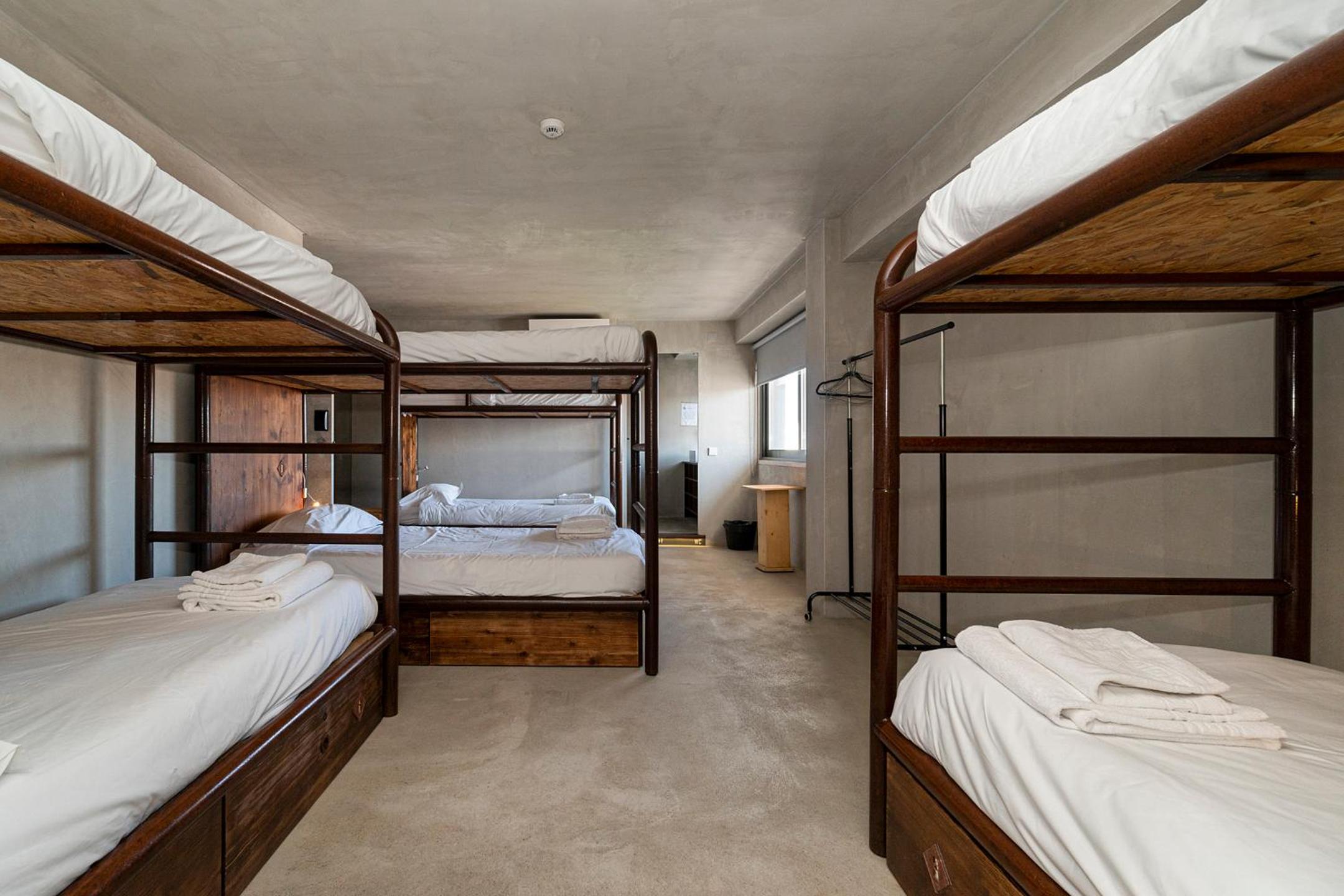 Bed in 8-Bed Mixed Superior Dormitory Room photo 1