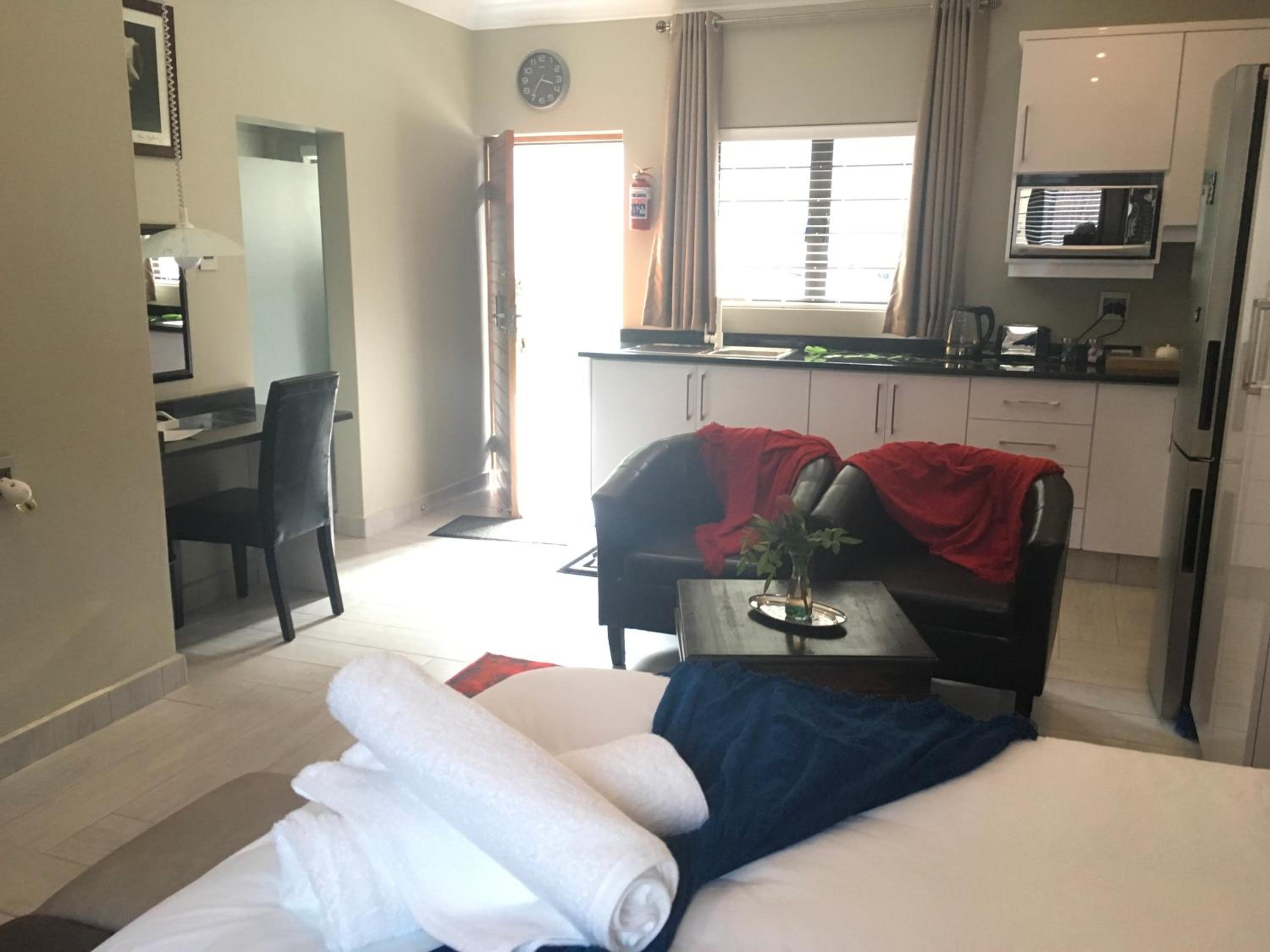 Standard Suite - Photo 6