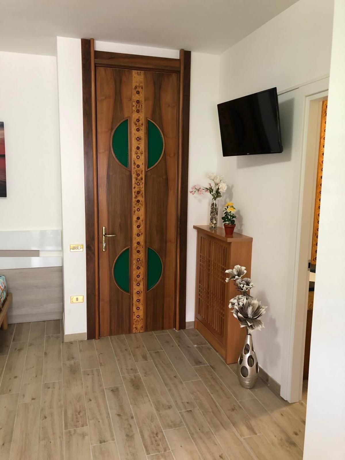Quadruple Room with Private Bathroom - Photo 8
