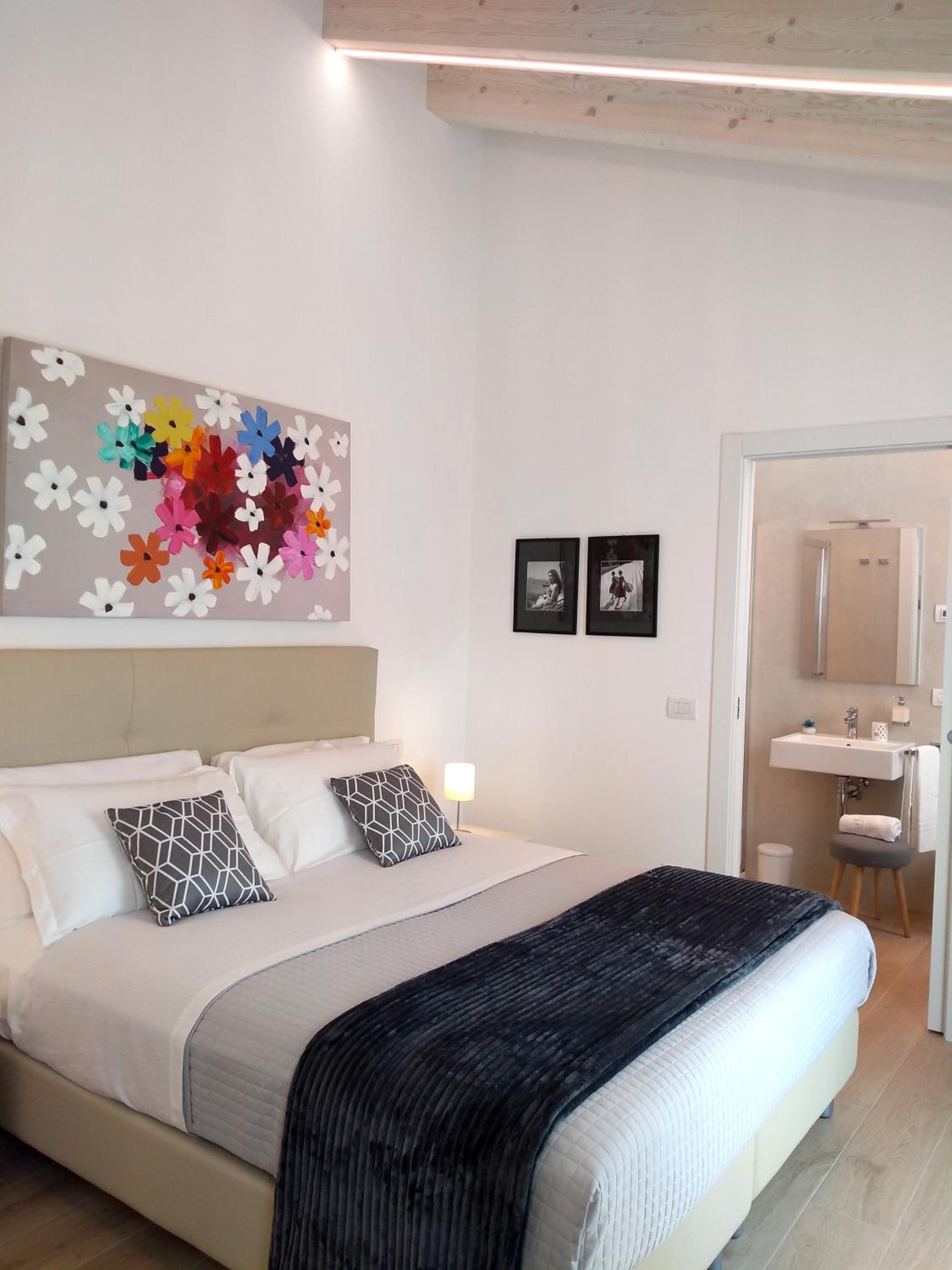 Double Room with Private Bathroom photo 3