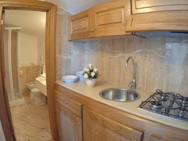 One-Bedroom Apartment with Sea View - Photo 11
