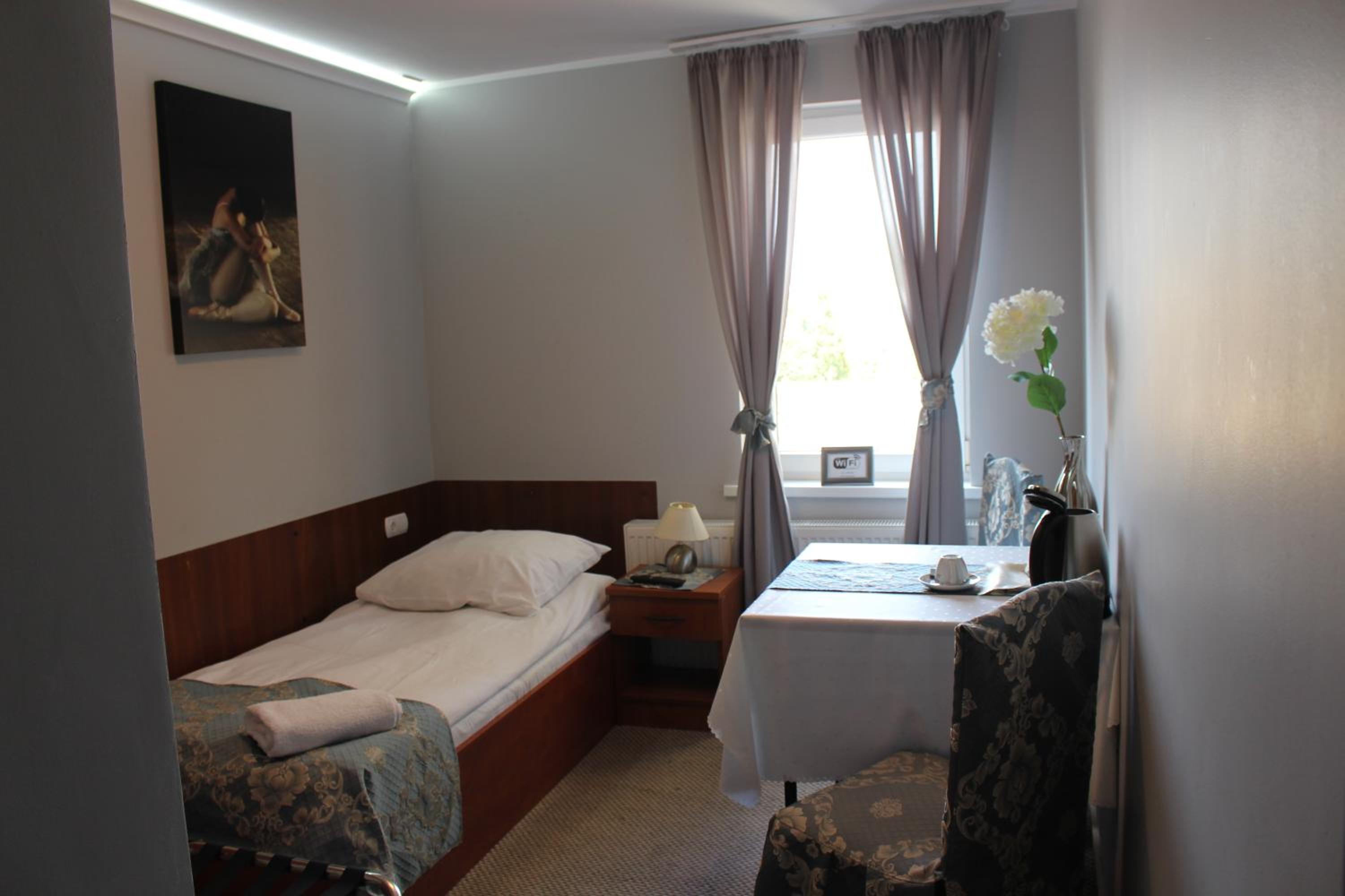 Single Room photo 2