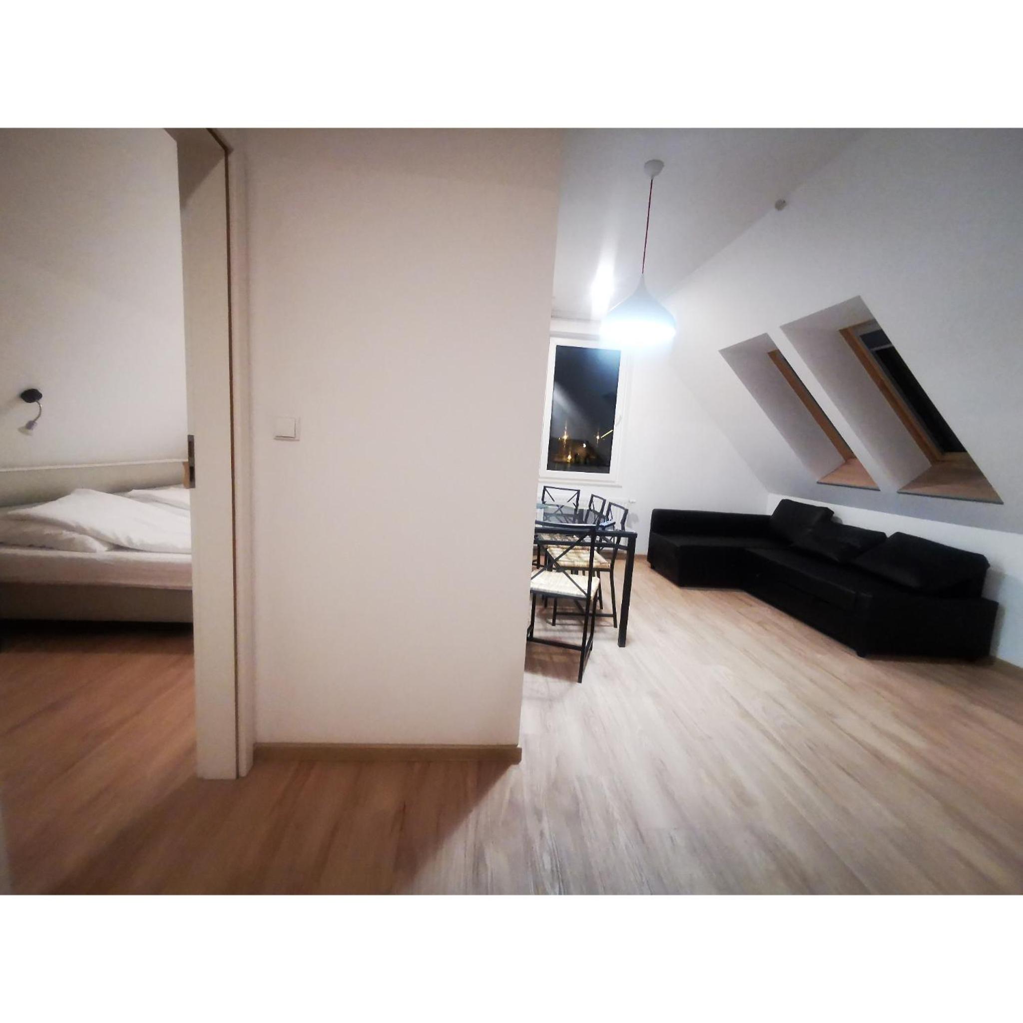 One-Bedroom Apartment - Photo 6
