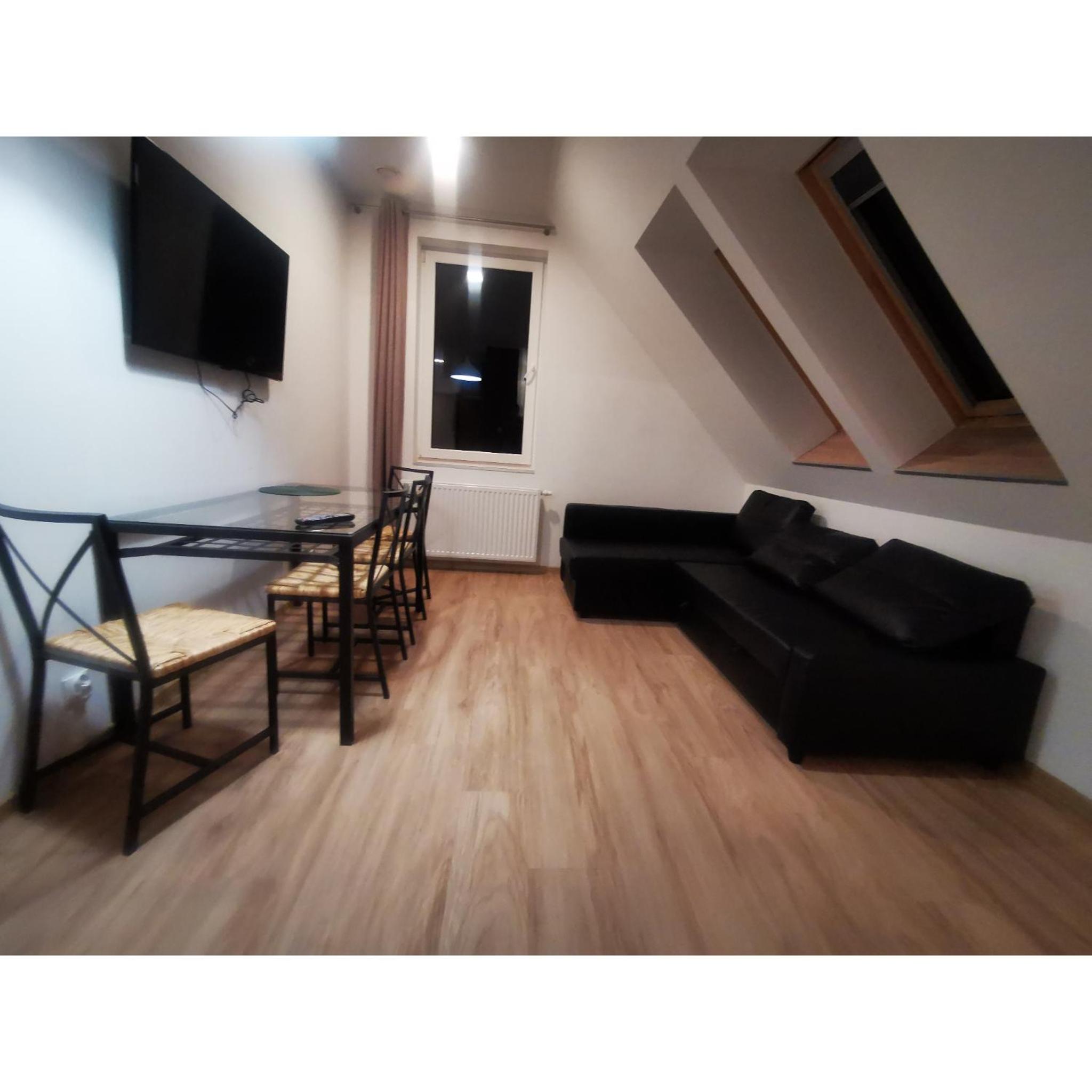 One-Bedroom Apartment - Photo 1