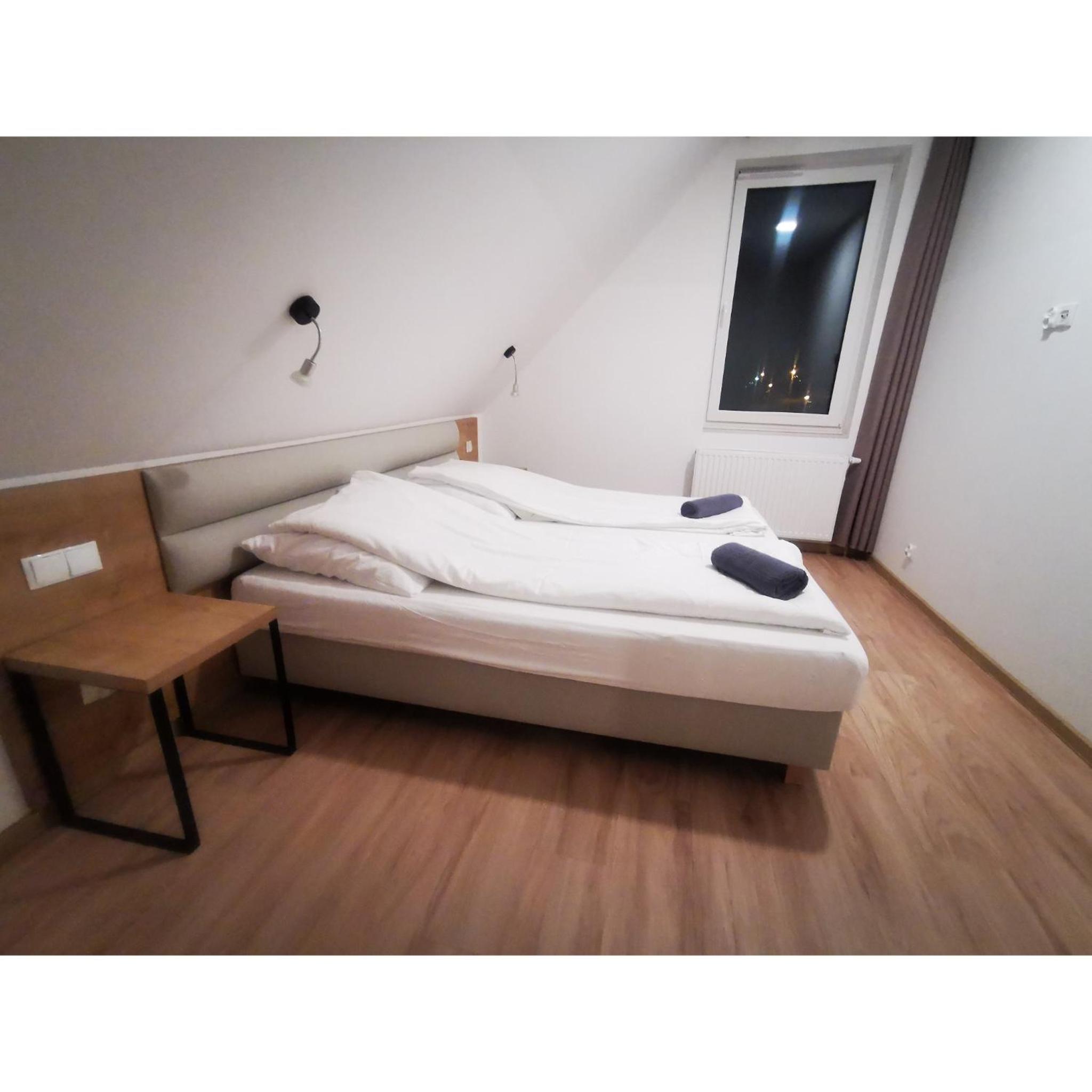 One-Bedroom Apartment - Photo 3